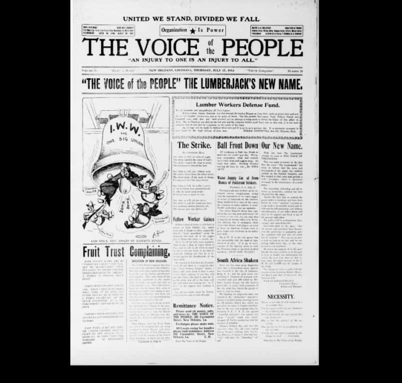 Newspaper 桌布 壁紙 — 1912年7月的復古黑白報紙頭版，以粗體標題和一個標有I.W.W.的鐘下工人漫畫為特色。