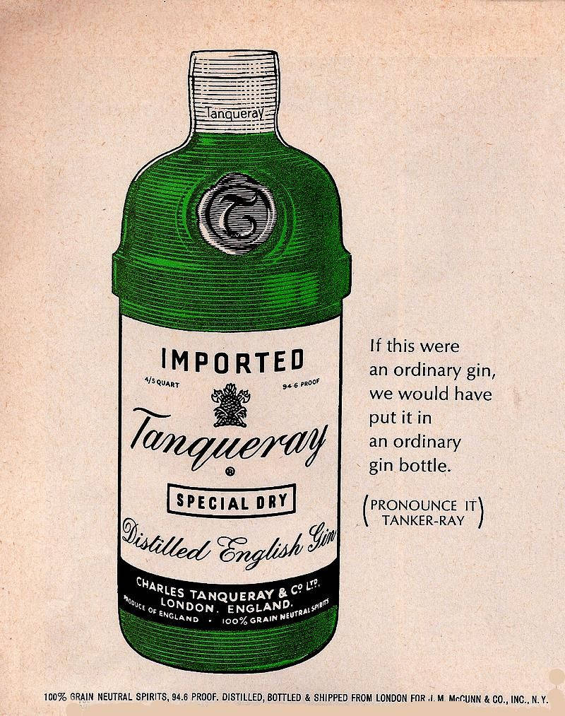 alcohol 桌布 壁紙 — 1950年代復古廣告插圖，描繪綠色Tanqueray琴酒瓶，搭配粗體字型和幽默標語，印在舊化紙張上。