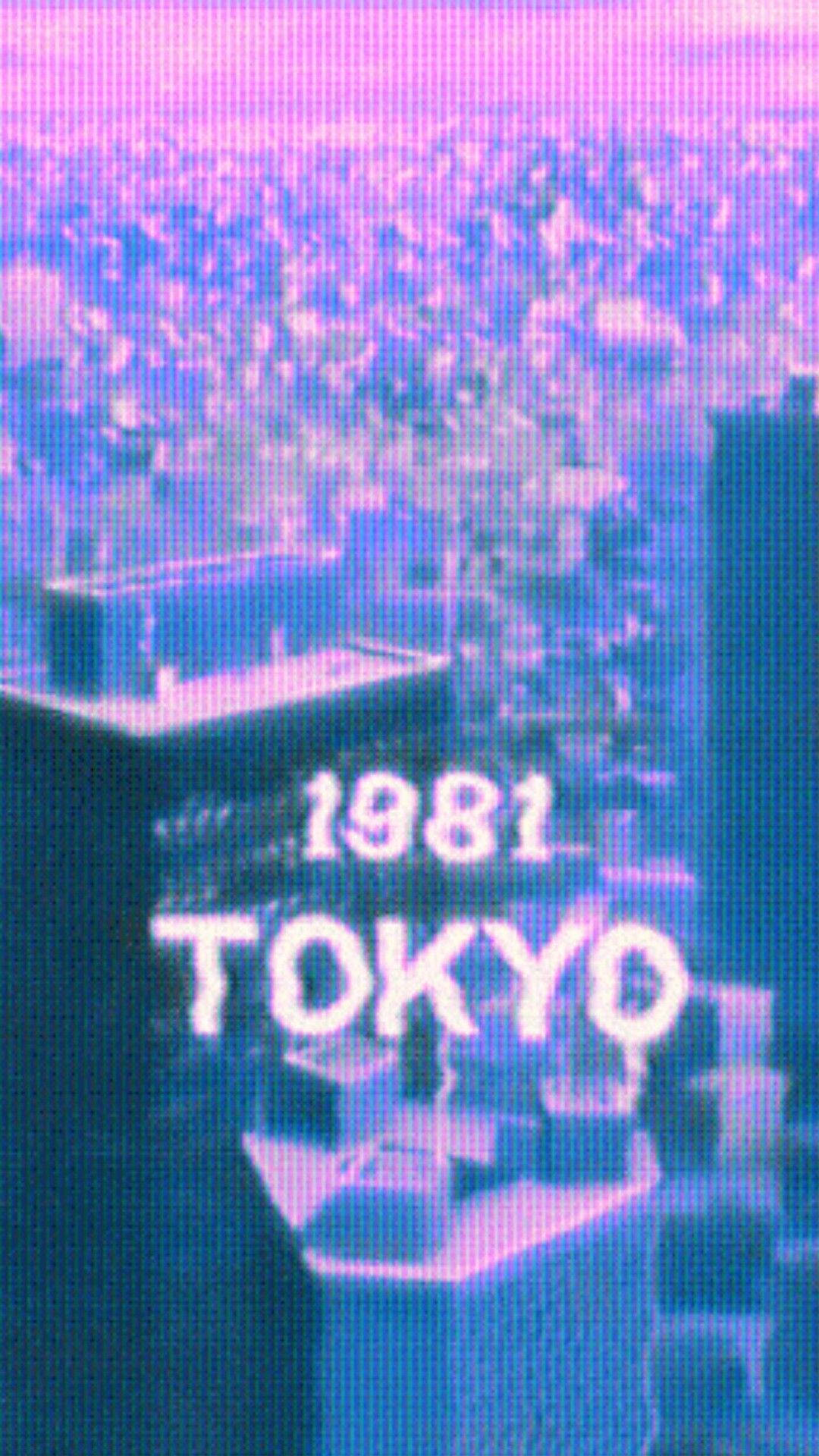 動漫 桌布 壁紙 — 1981年東京的復古未來主義鳥瞰圖，沐浴在霓虹藍和粉紅色調中，帶有像素化失真效果。