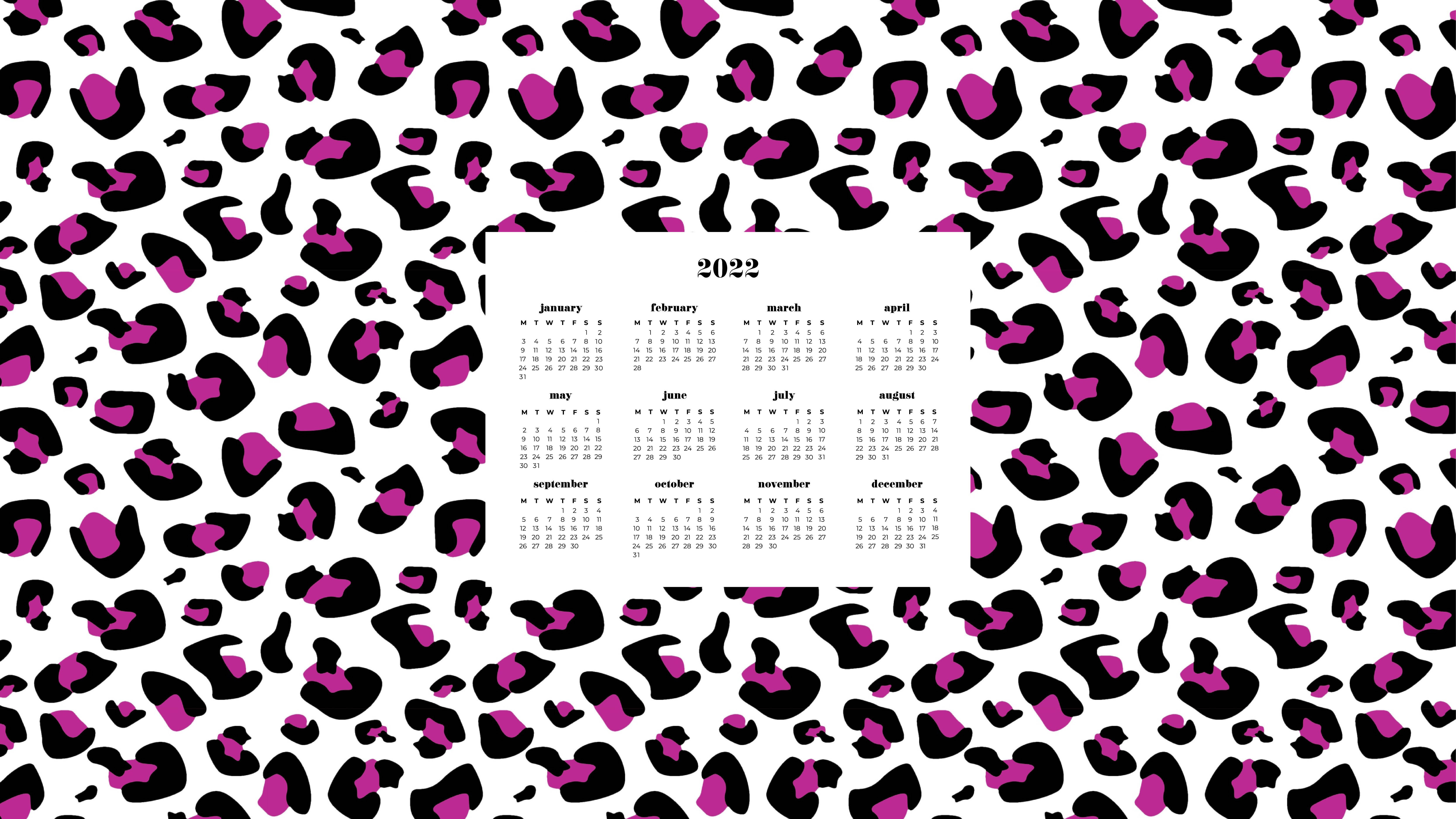 Calendar 桌布 壁紙 — 2022年年曆，置於大膽的粉紅、黑、白豹紋背景中央。