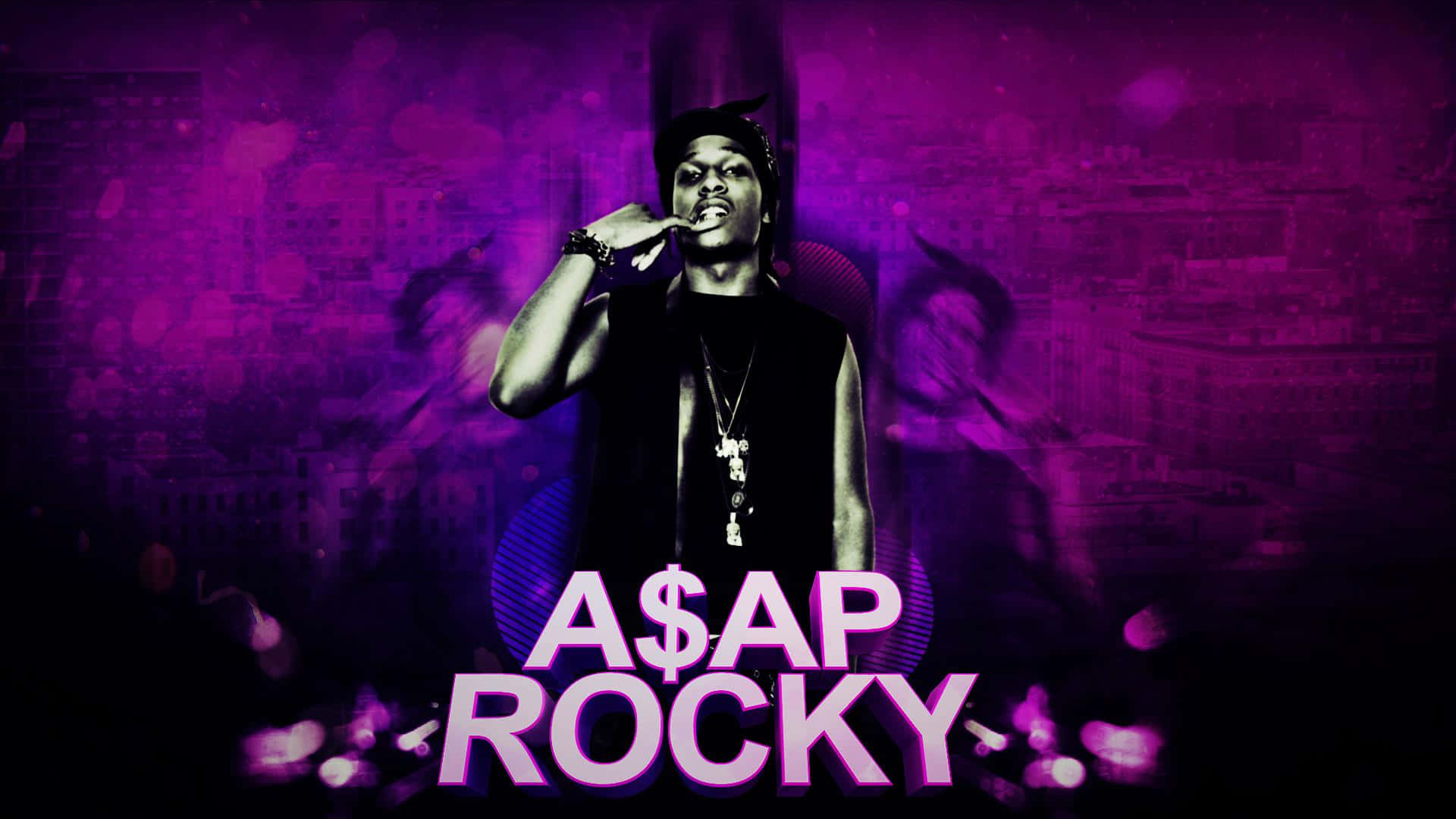 Asap Rocky 桌布 壁紙 — A$AP Rocky自信地站在充滿活力的紫色城市景觀中，手持麥克風，下方有粗體文字。