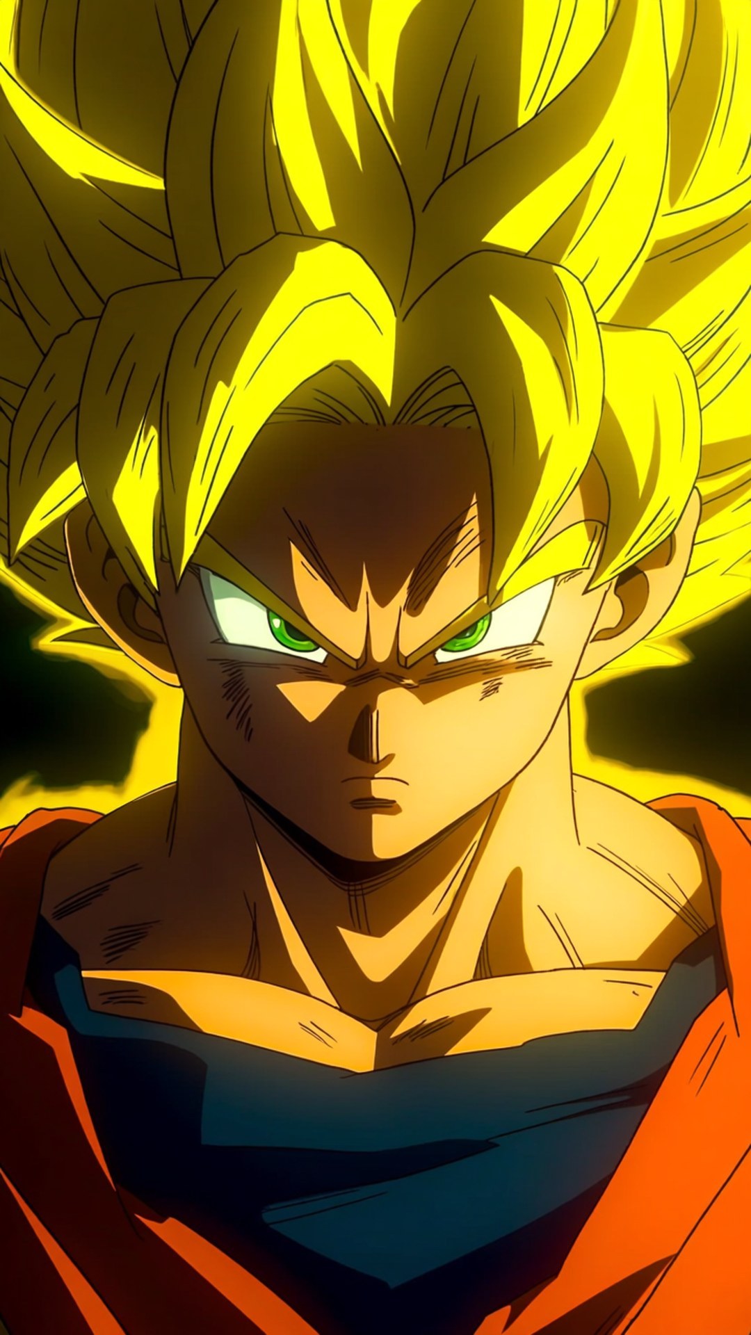 First Super Saiyan Transformation 壁紙 — 一個兇猛動漫戰士的特寫，擁有尖刺金色頭髮、發光的綠色眼睛，穿著橙色和藍色的道服。