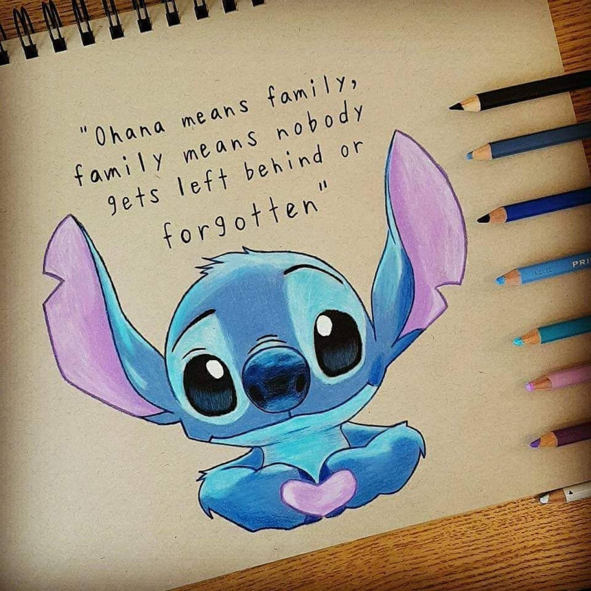 手繪史迪奇拿著一顆心，旁邊有彩色鉛筆。 — Stitch 壁紙