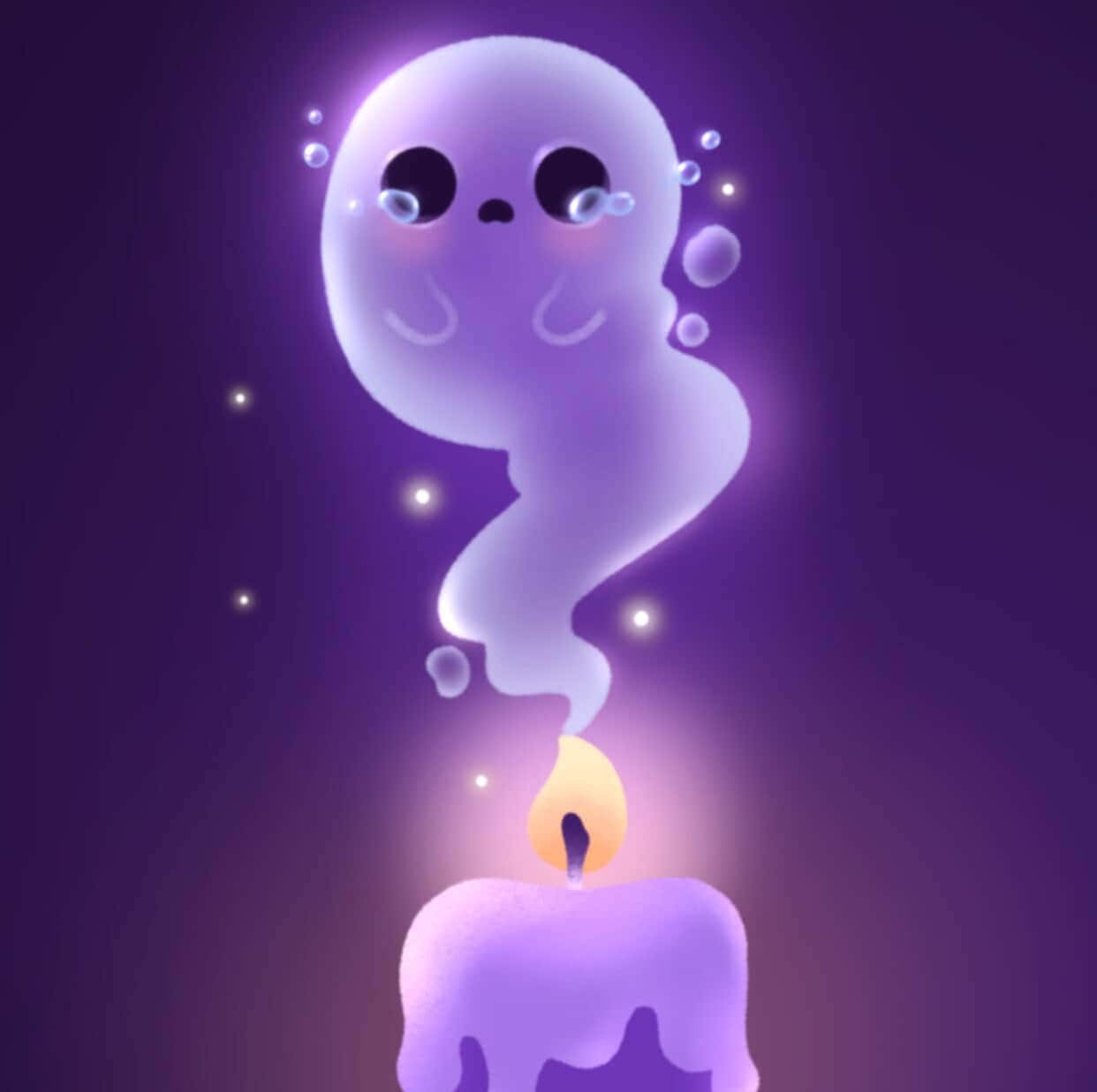  壁紙 — 一隻可愛的發光紫色鬼魂，大眼睛，從點燃的蠟燭中升起，背景是深紫色。