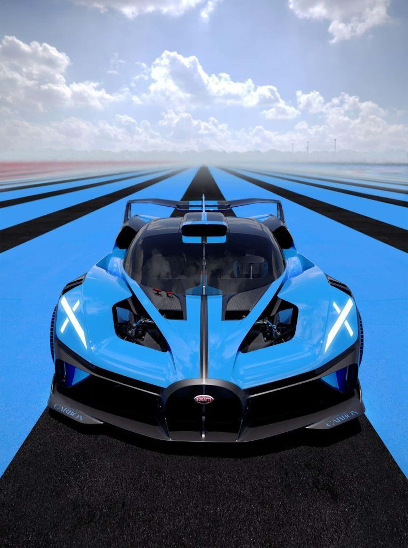 Bugatti Bolide 桌布 壁紙 — 一輛未來主義的藍色 Bugatti 超級跑車在明亮的陰天天空下，在超現實的藍黑條紋賽道上向前行駛。
