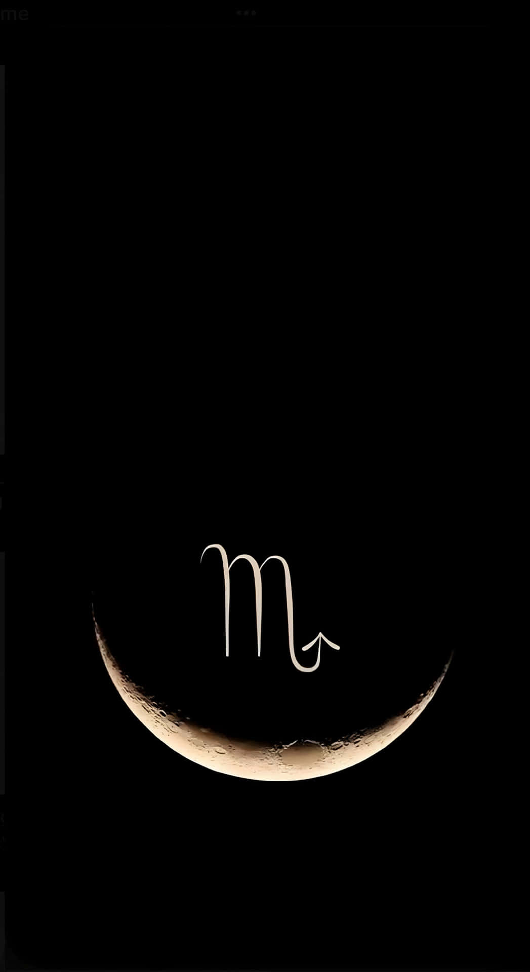  壁紙 — 一個發光的彎月，上面疊加了一個白色的天蠍座星座符號，背景是黑色虛空。