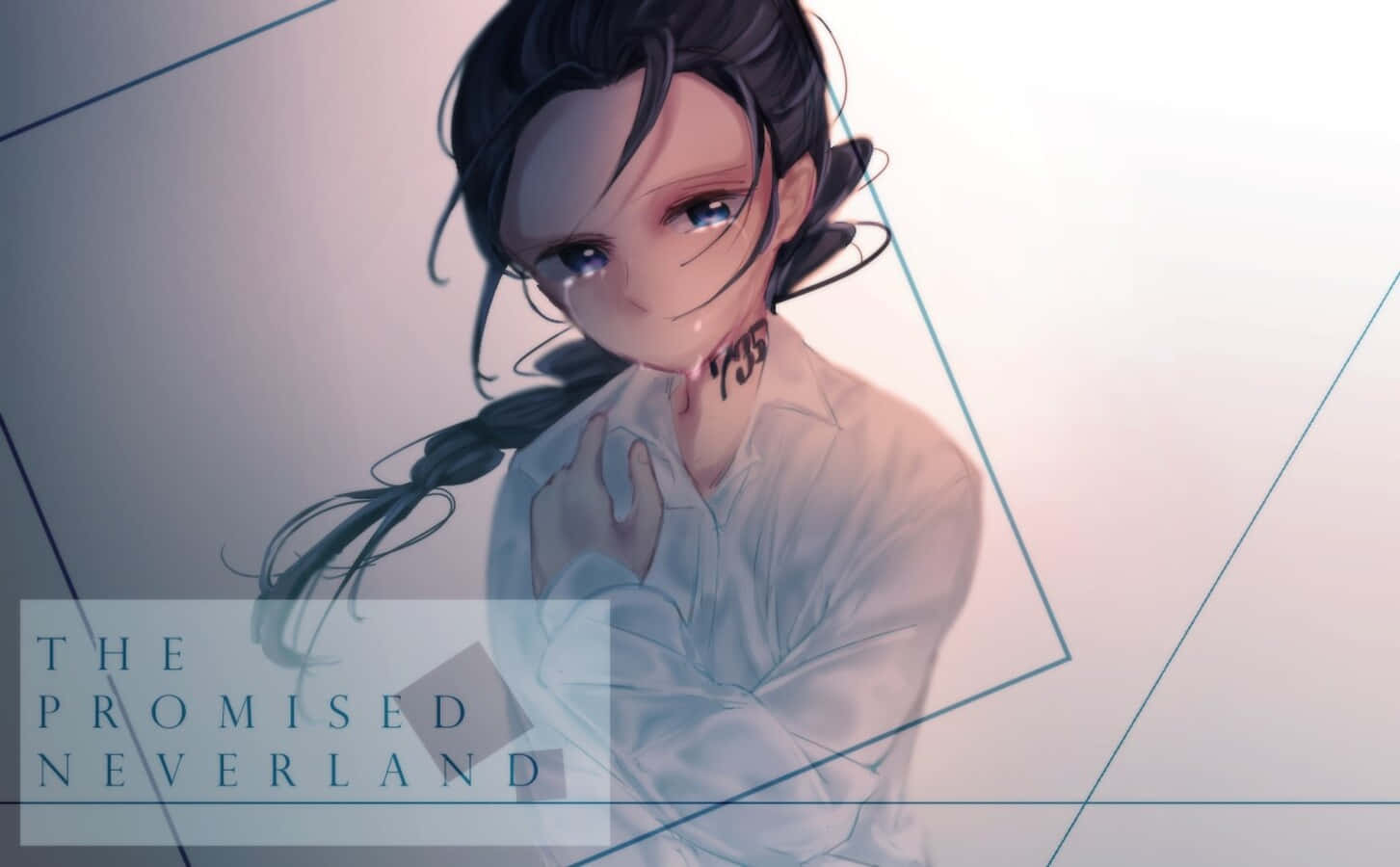 The Promised Neverland Isabella 桌布 壁紙 — 一個憂鬱的動漫女孩，深色頭髮和頸部刺青，在幾何背景前溫柔地凝視。