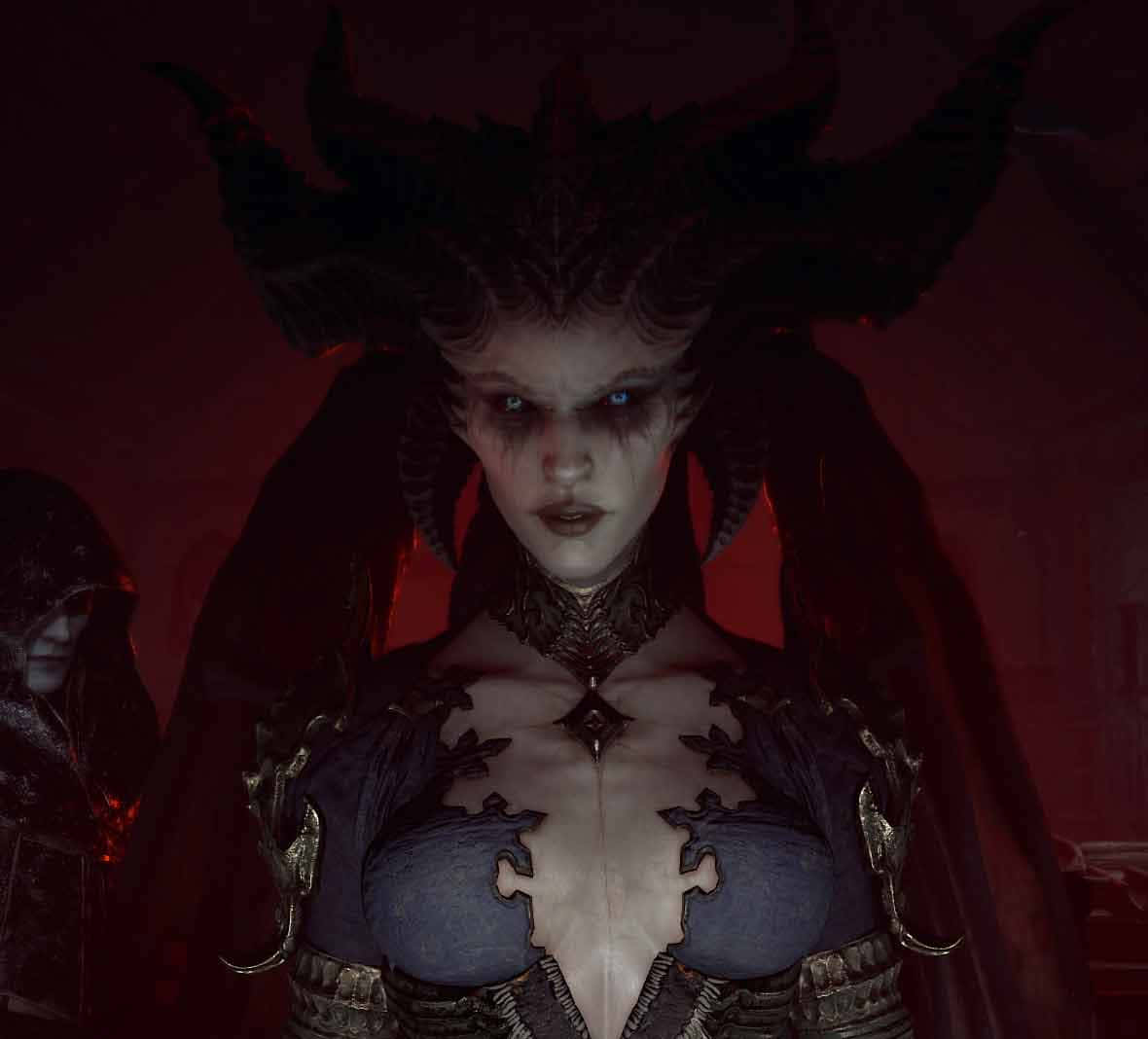  壁紙 — 一個帶有發光藍色眼睛和黑色角的威脅性惡魔女性，在暗紅色照明的房間中強烈凝視。