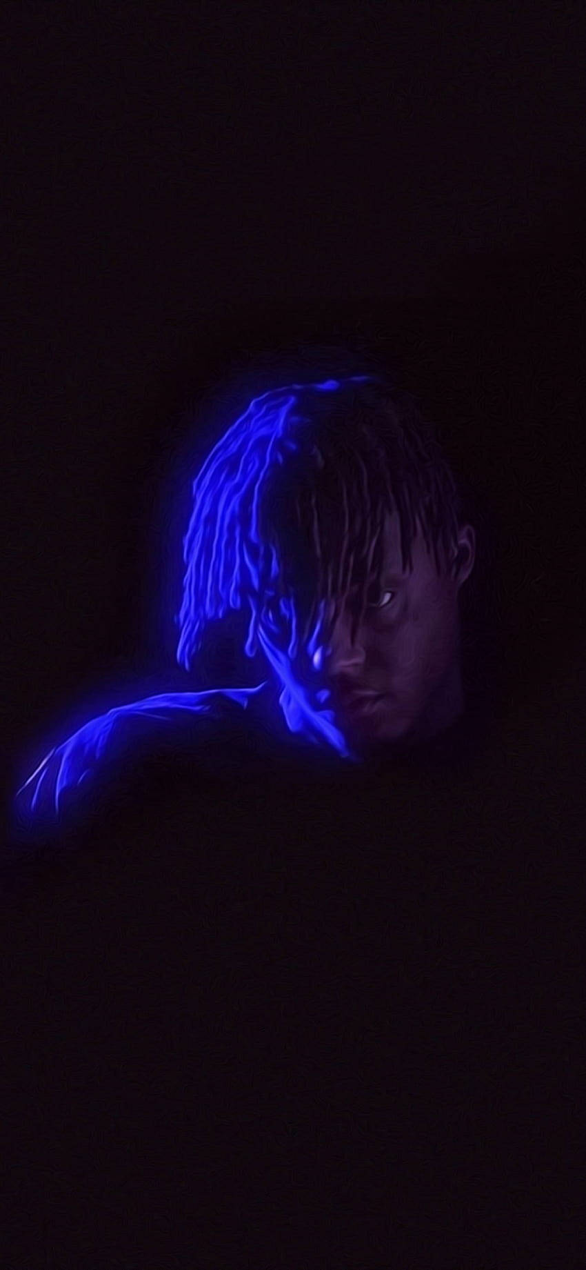 黑暗中一個發著藍光的人，留著辮子，眼神專注。 — Juice Wrld 壁紙