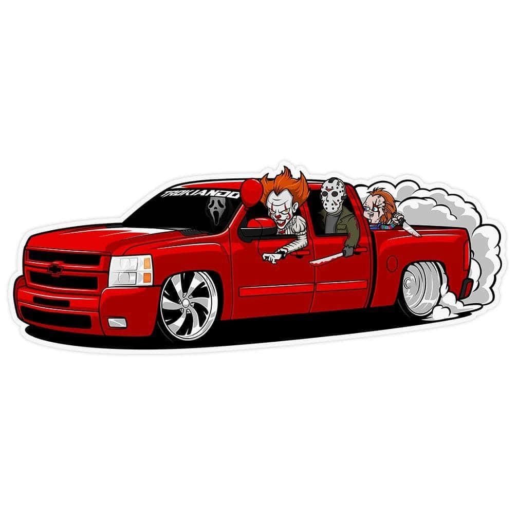  壁紙 — 一輛紅色卡通皮卡車疾馳，車斗和駕駛室裡有三個恐怖電影反派。
