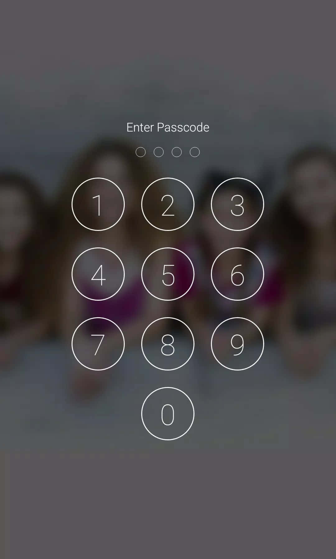 電話密碼螢幕，背景有模糊的人群。 — iPhone 11 壁紙