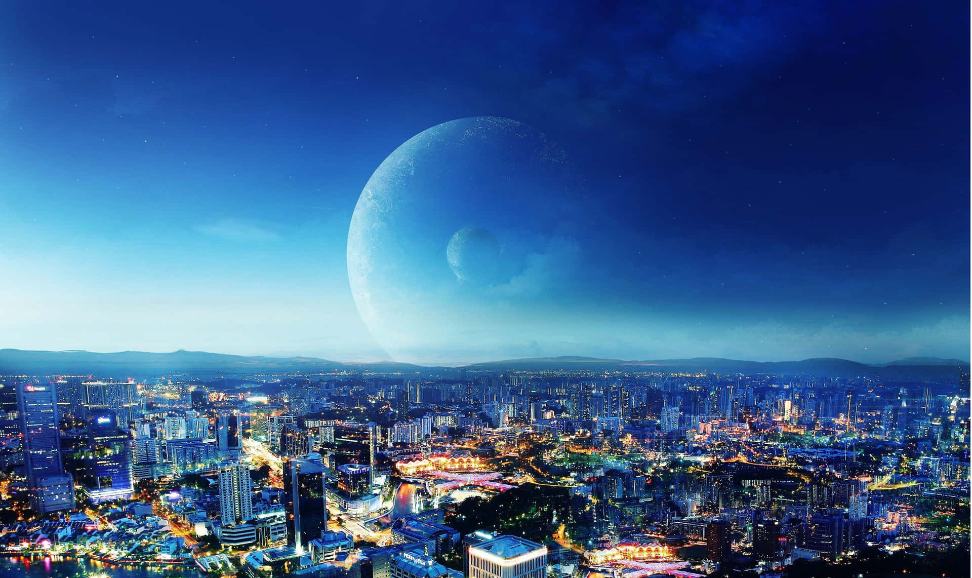  壁紙 — 一座在夜晚被燈光照亮的廣闊城市，天空廣闊，附近有一個巨大的月亮和一個較小的月亮。