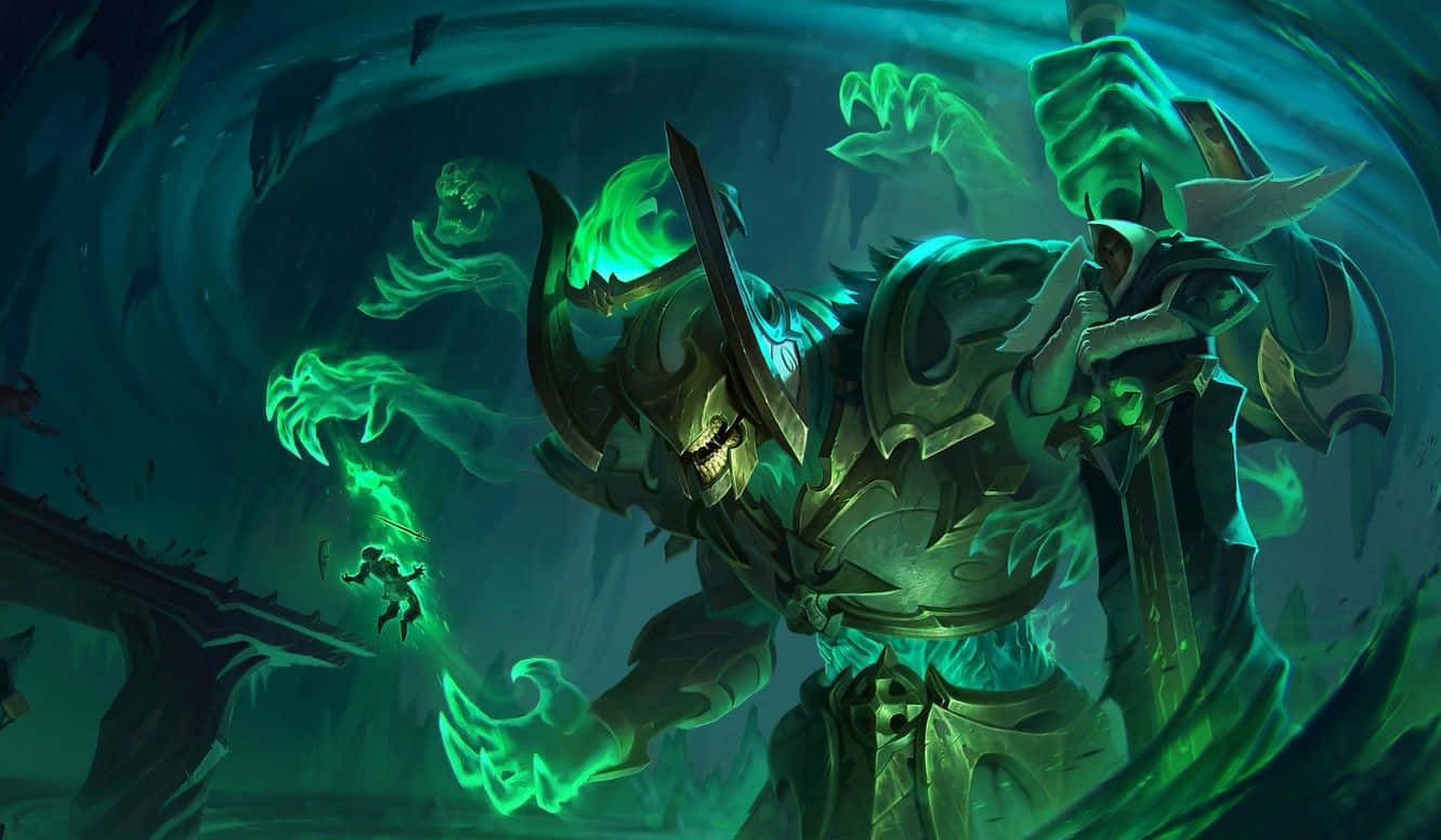 Skull Knight 桌布 壁紙 — 一個身穿盔甲、雙手發出綠色光芒、擁有幽靈般利爪的巨型惡魔，在黑暗旋轉的深淵中，威脅著一個渺小逃跑的身影。