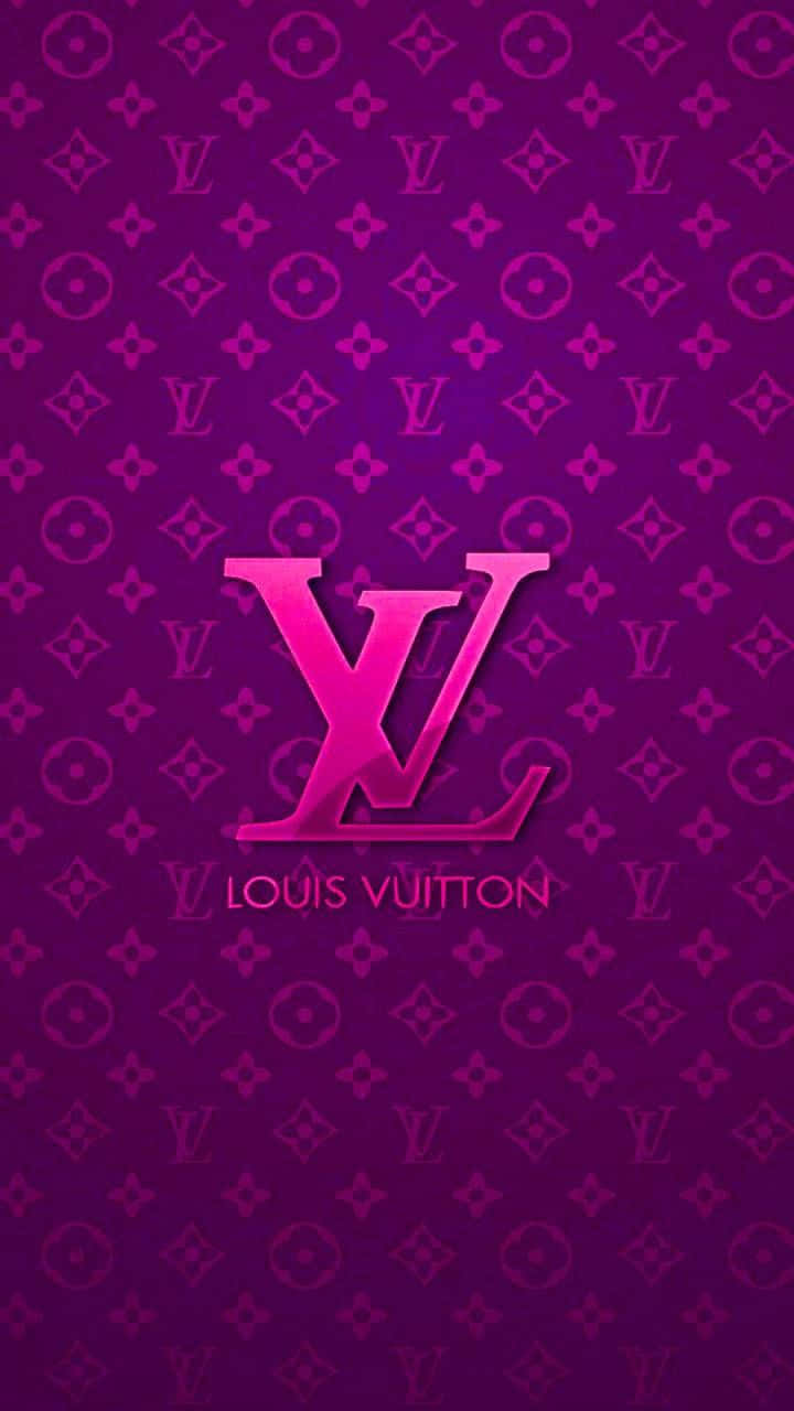  壁紙 — 一張充滿活力的紫色桌布，中央有一個發光的粉紅色Louis Vuitton標誌，位於重複的字母組合圖案上。