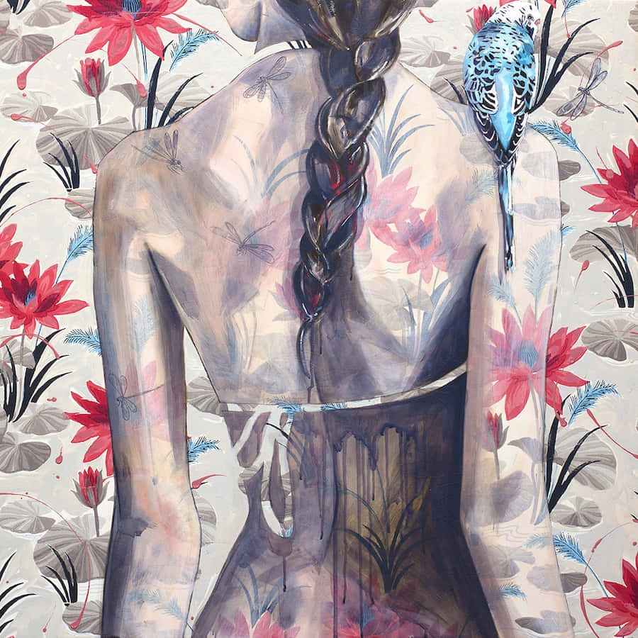  壁紙 — 一幅水彩插圖，描繪一位女性的背部，她紮著辮子馬尾，肩上棲息著一隻藍鳥，周圍環繞著紅花和蜻蜓。
