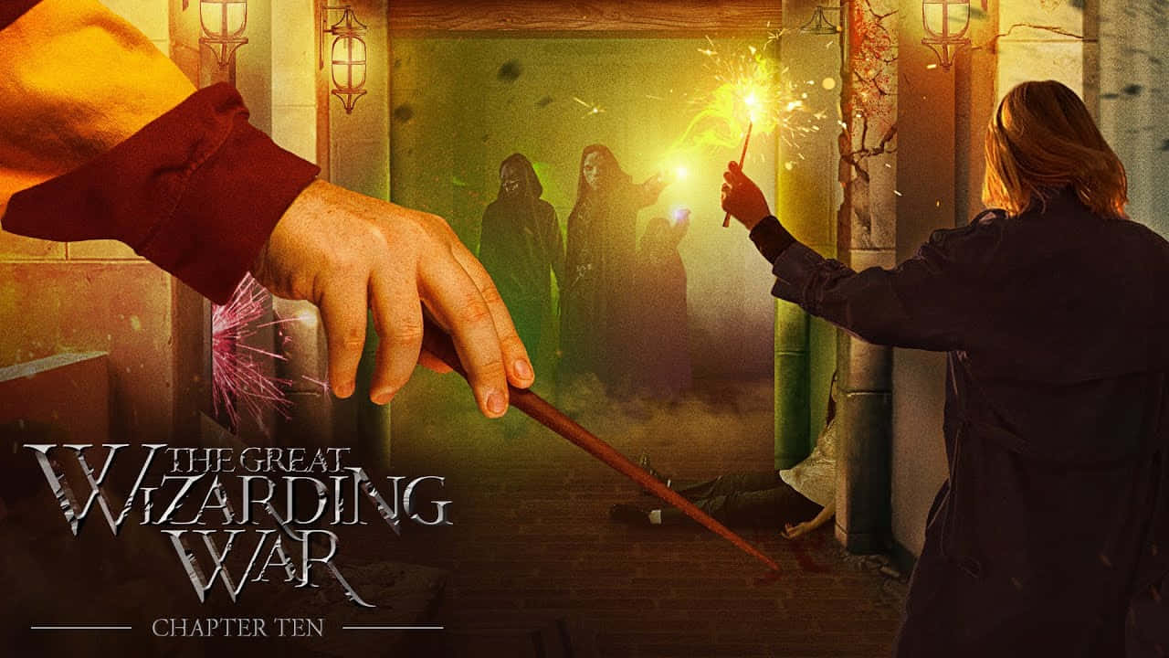  壁紙 — 一位巫師在昏暗的走廊中對抗陰影人物，魔杖在魔法決鬥中迸發火花。