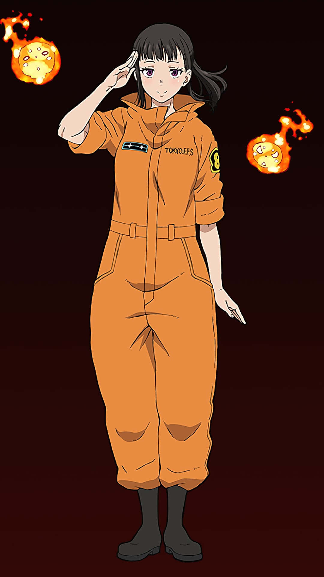  壁紙 — 一個穿著橙色東京消防署連身工作服的年輕動漫女孩，在黑暗背景下，身旁漂浮著火球，敬禮。