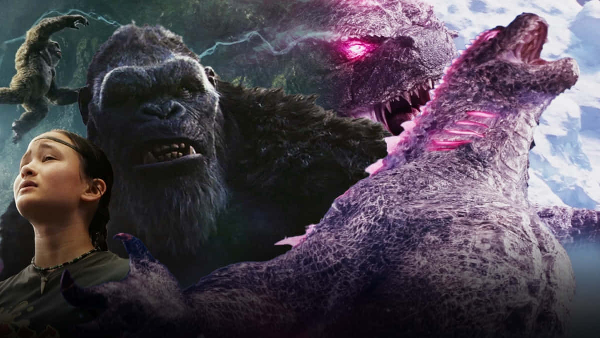 Godzilla X Kong The New Empire 桌布 壁紙 — 一個年輕女孩抬頭仰望，巨大的怪獸哥吉拉和金剛在風雨交加的山地戰場上激烈交鋒。