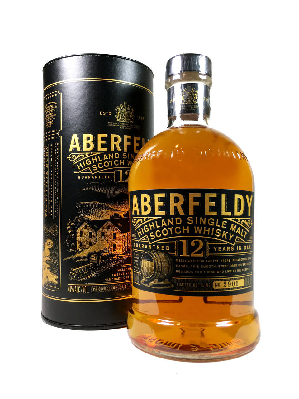 Drink 桌布 壁紙 — Aberfeldy 12年高地單一麥芽蘇格蘭威士忌酒瓶，帶有黑色和金色標籤，旁邊是其匹配的圓柱形管，背景為白色。