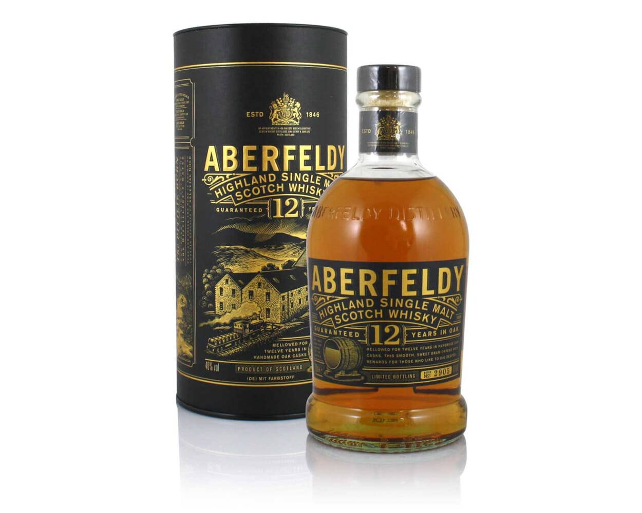飲料 桌布 壁紙 — Aberfeldy 12年高地單一麥芽蘇格蘭威士忌酒瓶和黑色禮盒管立在反光的白色表面上。