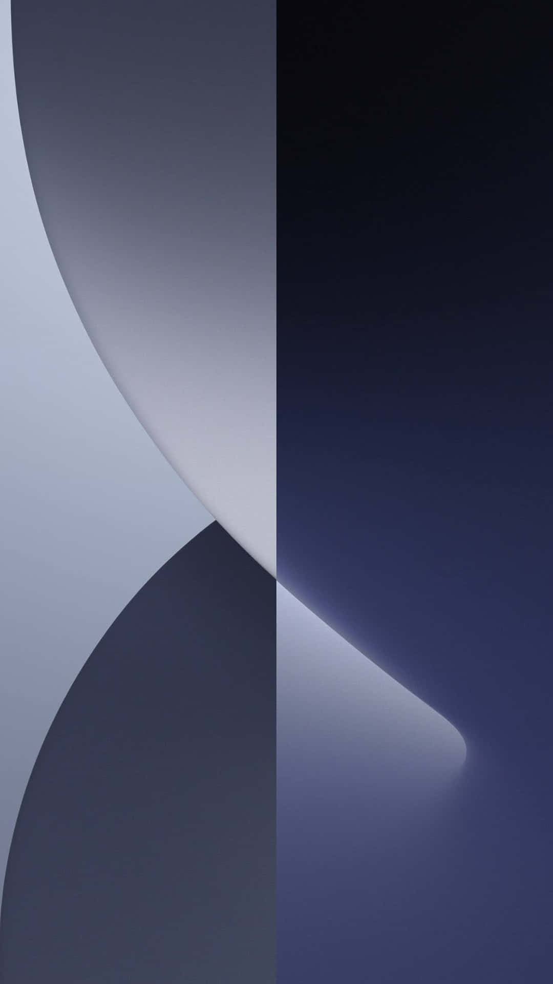 抽象數位藝術作品，帶有藍色和紫色漸變的流動曲線。 — iPhone 13 壁紙