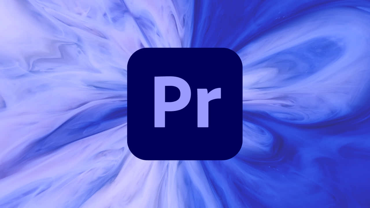 Adobe 桌布 壁紙 — Adobe Premiere Pro 標誌居中於旋轉的藍色和白色抽象液體背景上。