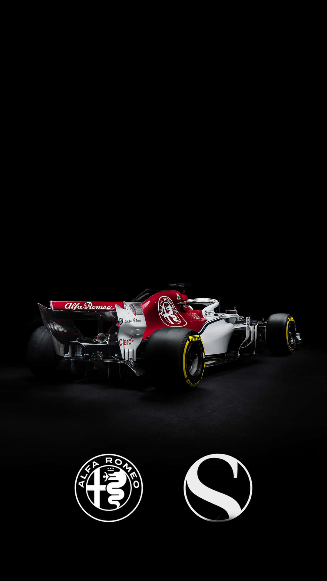 愛快羅密歐一級方程式賽車在攝影棚內帶標誌 — F1 壁紙