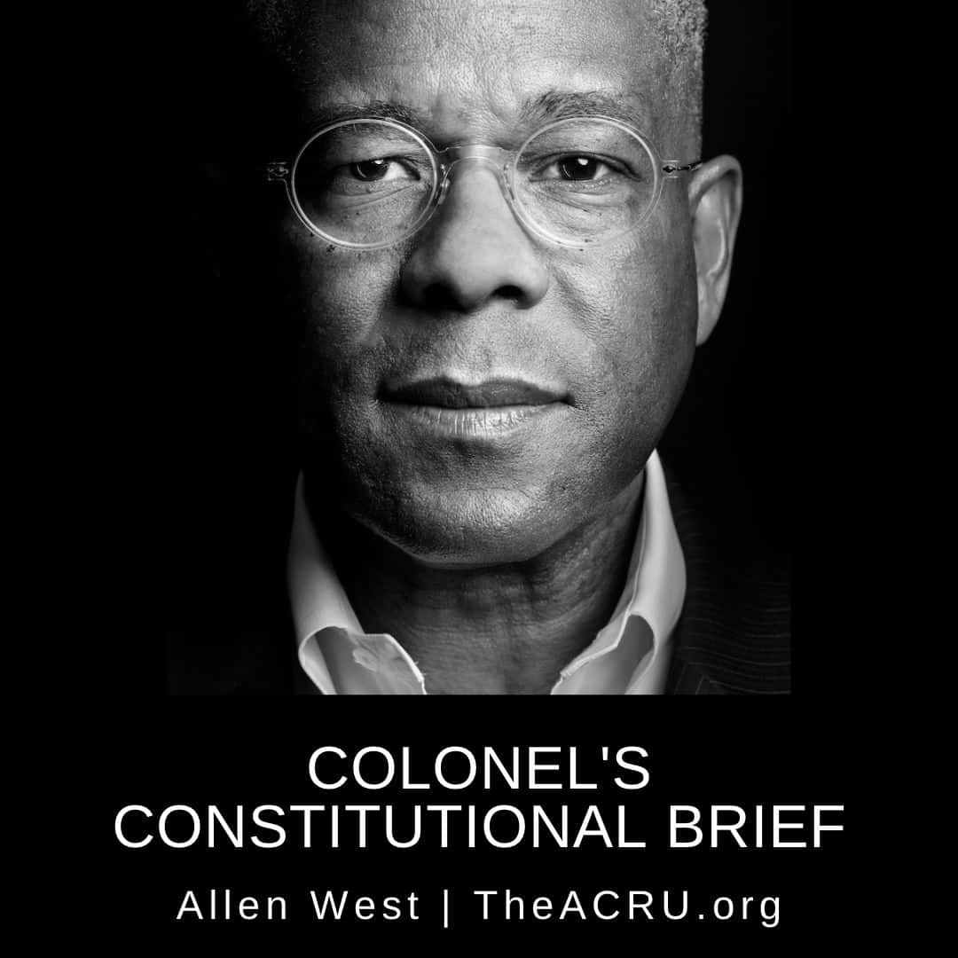 Famous 桌布 壁紙 — Allen West 的黑白肖像，戴圓框眼鏡，穿有領襯衫，背景深色。