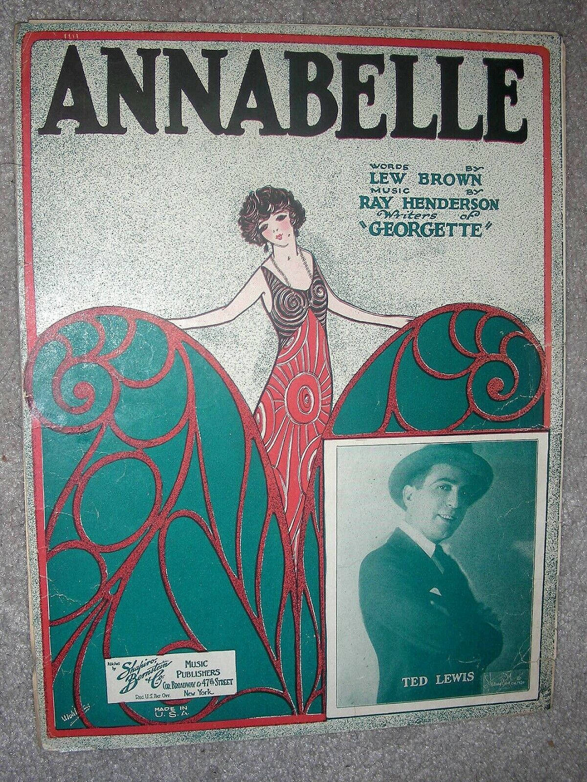 Ted Lewis 桌布 壁紙 — 「Annabelle」的復古樂譜封面，特色是穿著紅色連衣裙的裝飾藝術風格女性和 Ted Lewis 的肖像。