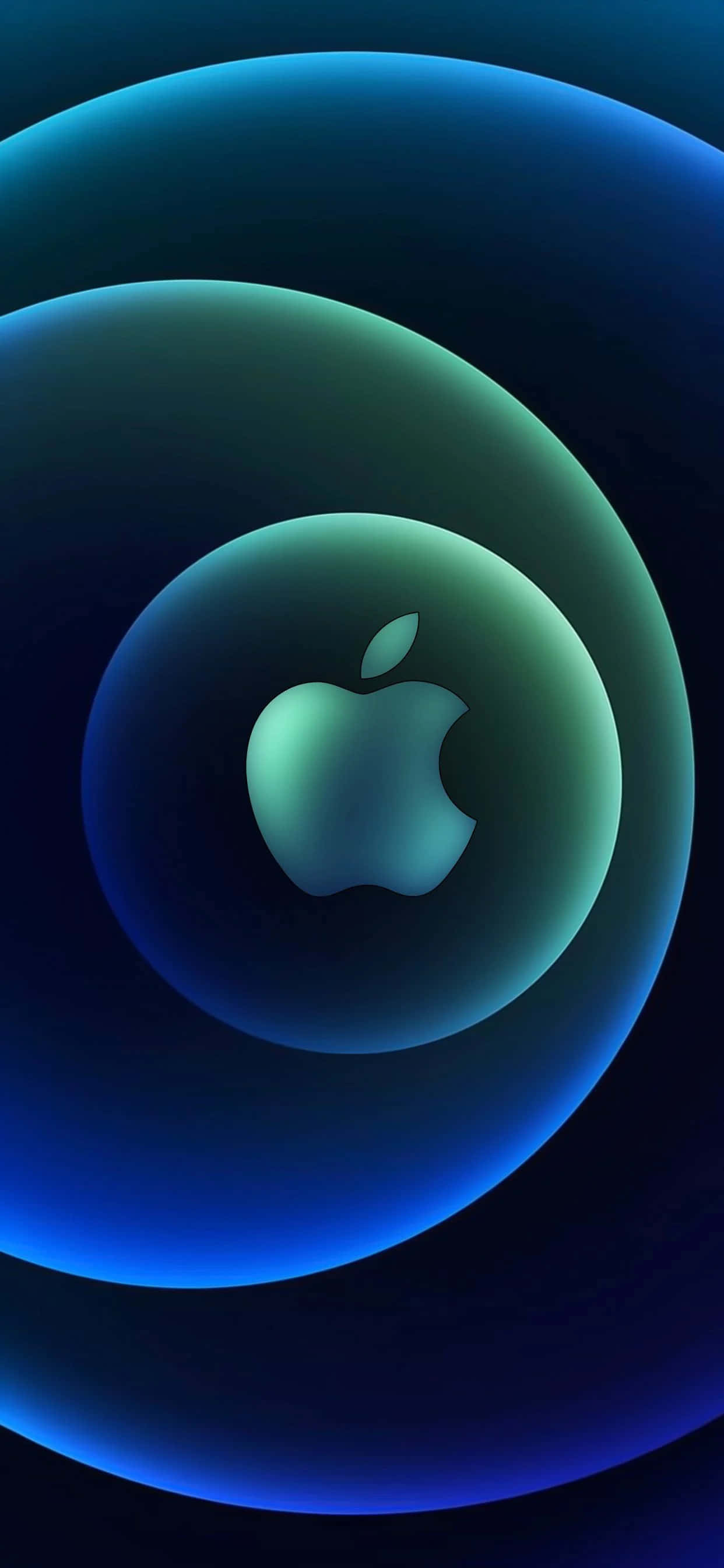 iPhone 13 桌布 壁紙 — Apple 標誌居中於發光同心圓中，帶有漸變藍色和藍綠色色調，背景為深色。