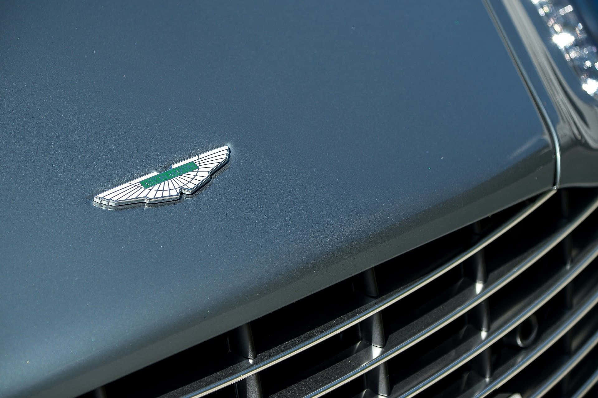 Aston Martin DB9 引擎蓋徽章 壁紙