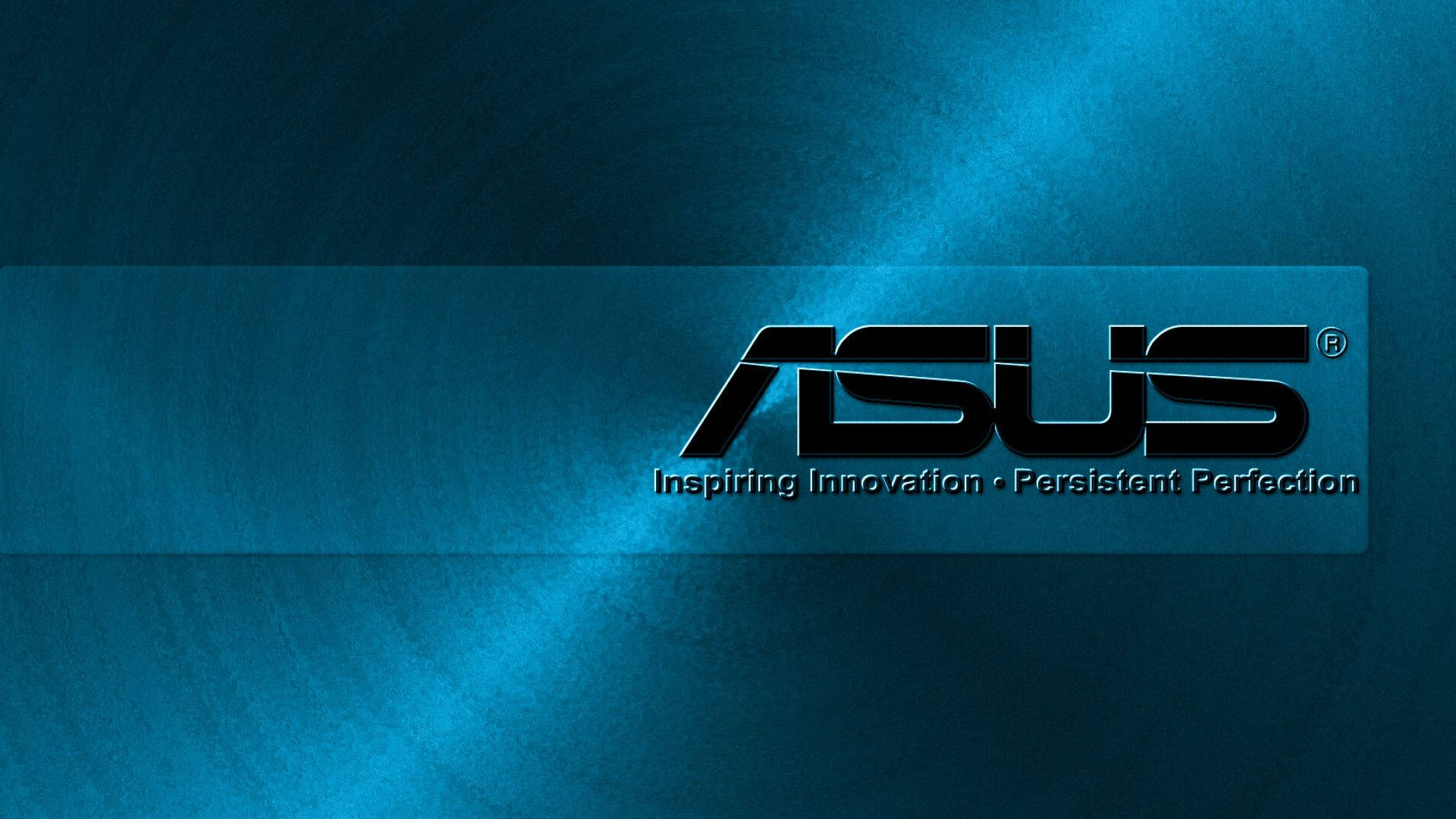 ASUS 桌布 壁紙 — ASUS 標誌在帶有紋理的藍色漸變背景上，以金屬黑色閃耀，並帶有微妙的光線。