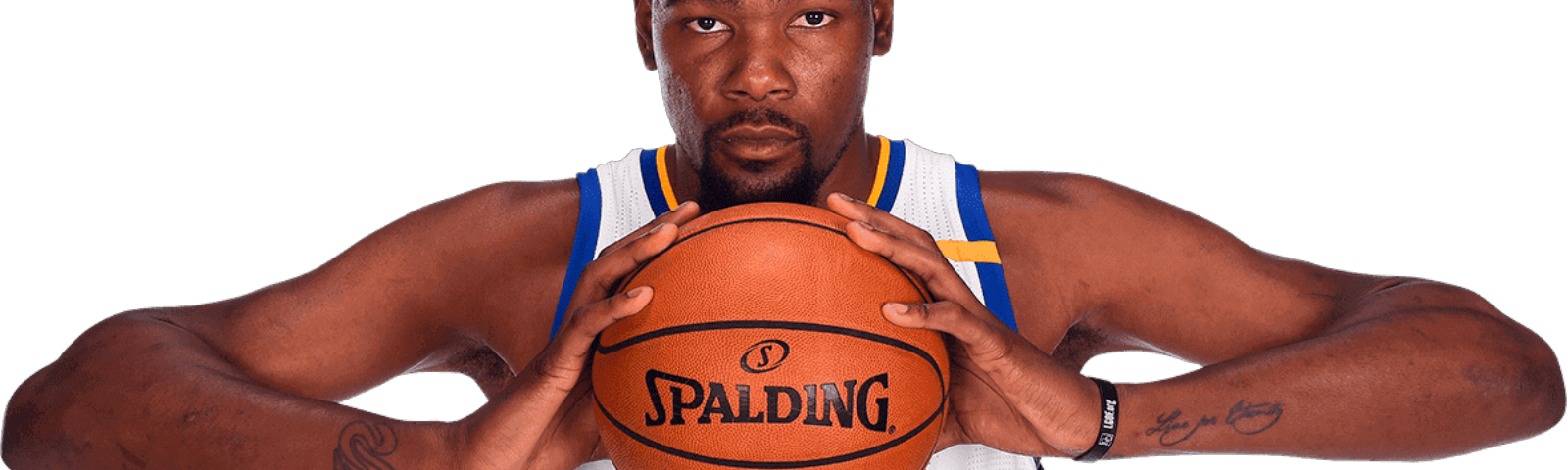 專業籃球運動員專注地拿著Spalding籃球。 — NBA 壁紙