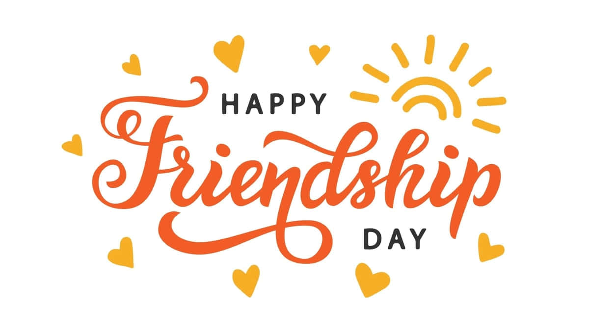  壁紙 — 白色背景上，橙色手寫字體的「Happy Friendship Day」文字，周圍環繞著黃色心形和太陽插圖。