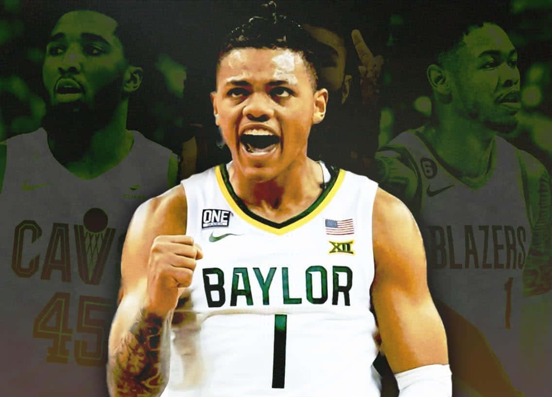  壁紙 — 一名身穿白色Baylor球衣的籃球運動員握拳咆哮，慶祝勝利，背景是模糊的綠色隊友。