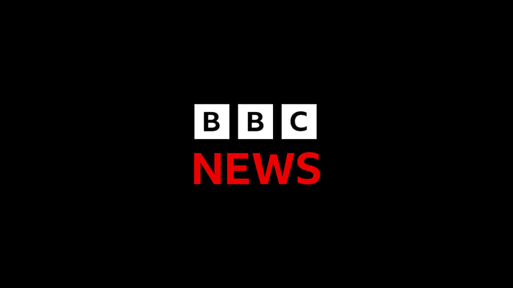 標誌 桌布 壁紙 — BBC News 標誌，粗體白色和紅色文字居中於純黑色背景上。