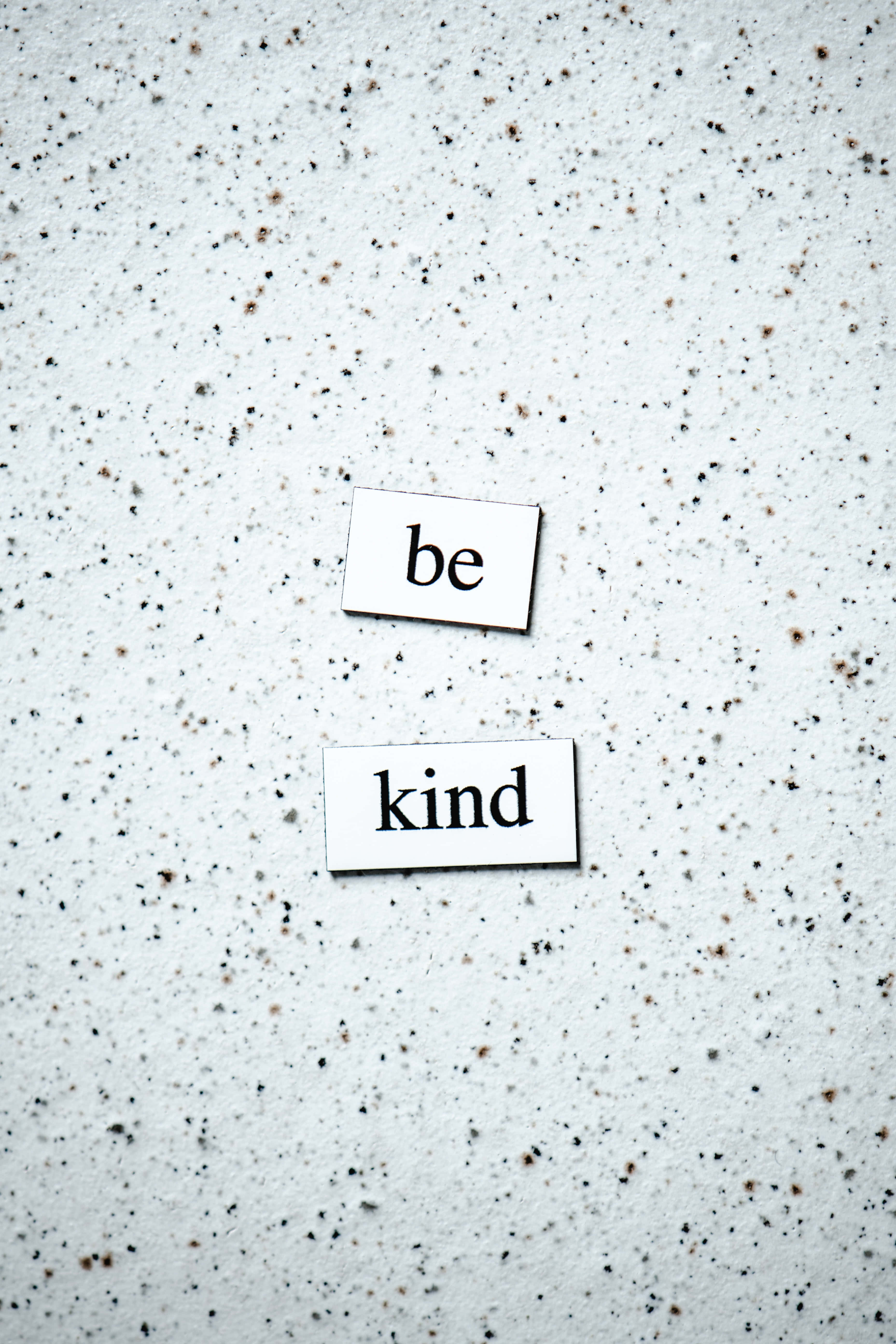 Be Kind 紋理牆面 壁紙