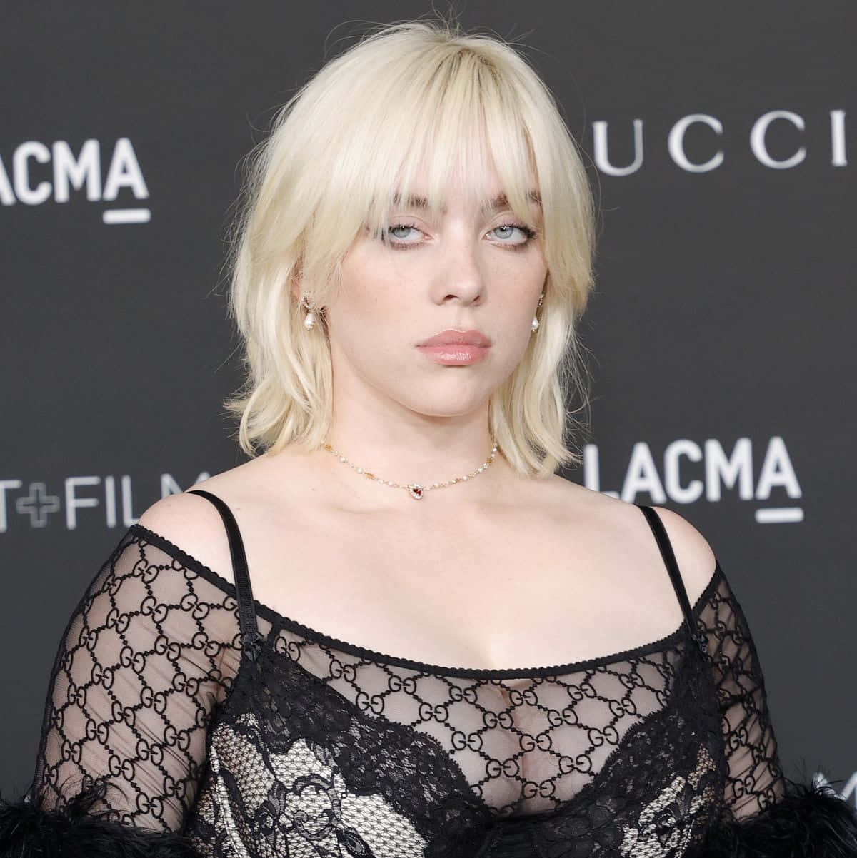 Billie Eilish 照片 — 怪奇比莉 GIF 壁紙