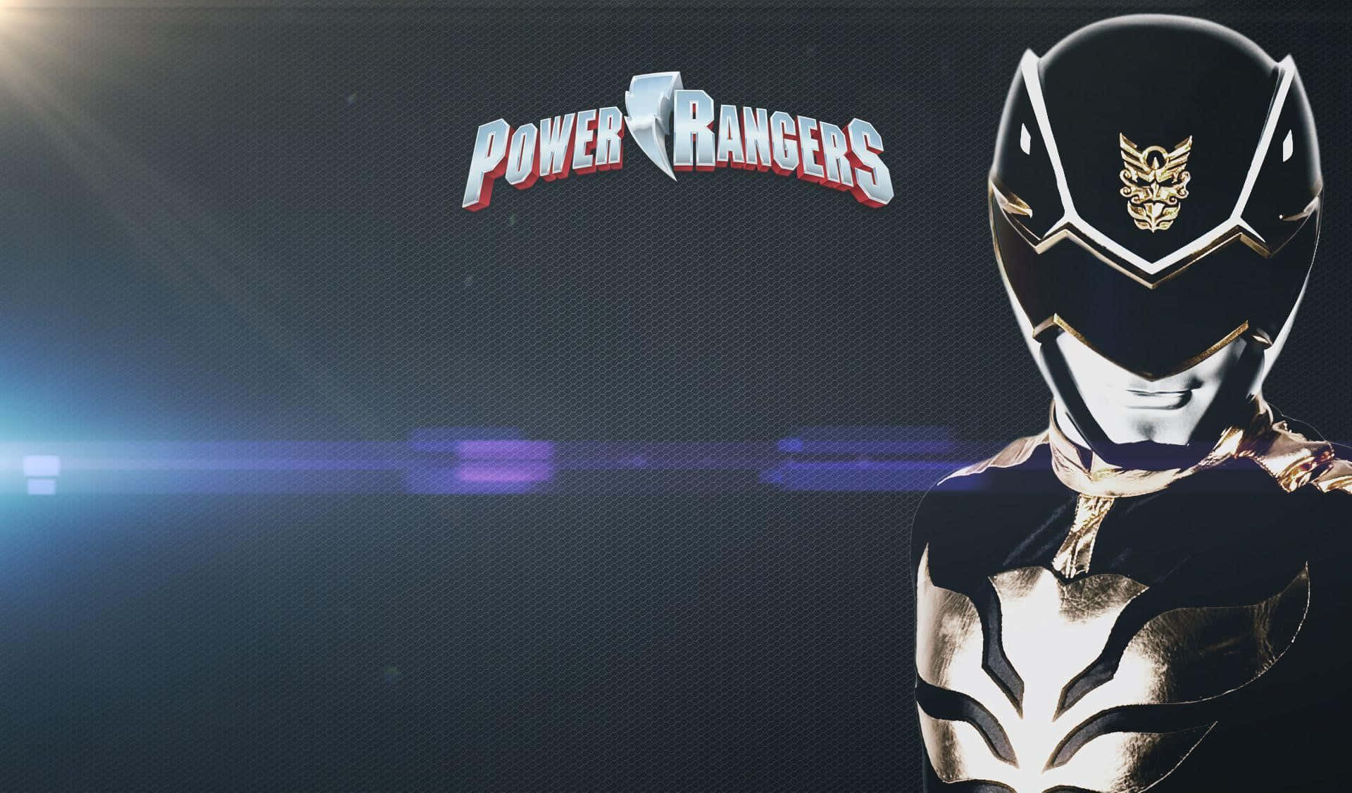  壁紙 — 一個黑金色的Power Rangers頭盔在深色紋理背景上發光，帶有鏡頭光暈和標誌性標誌。