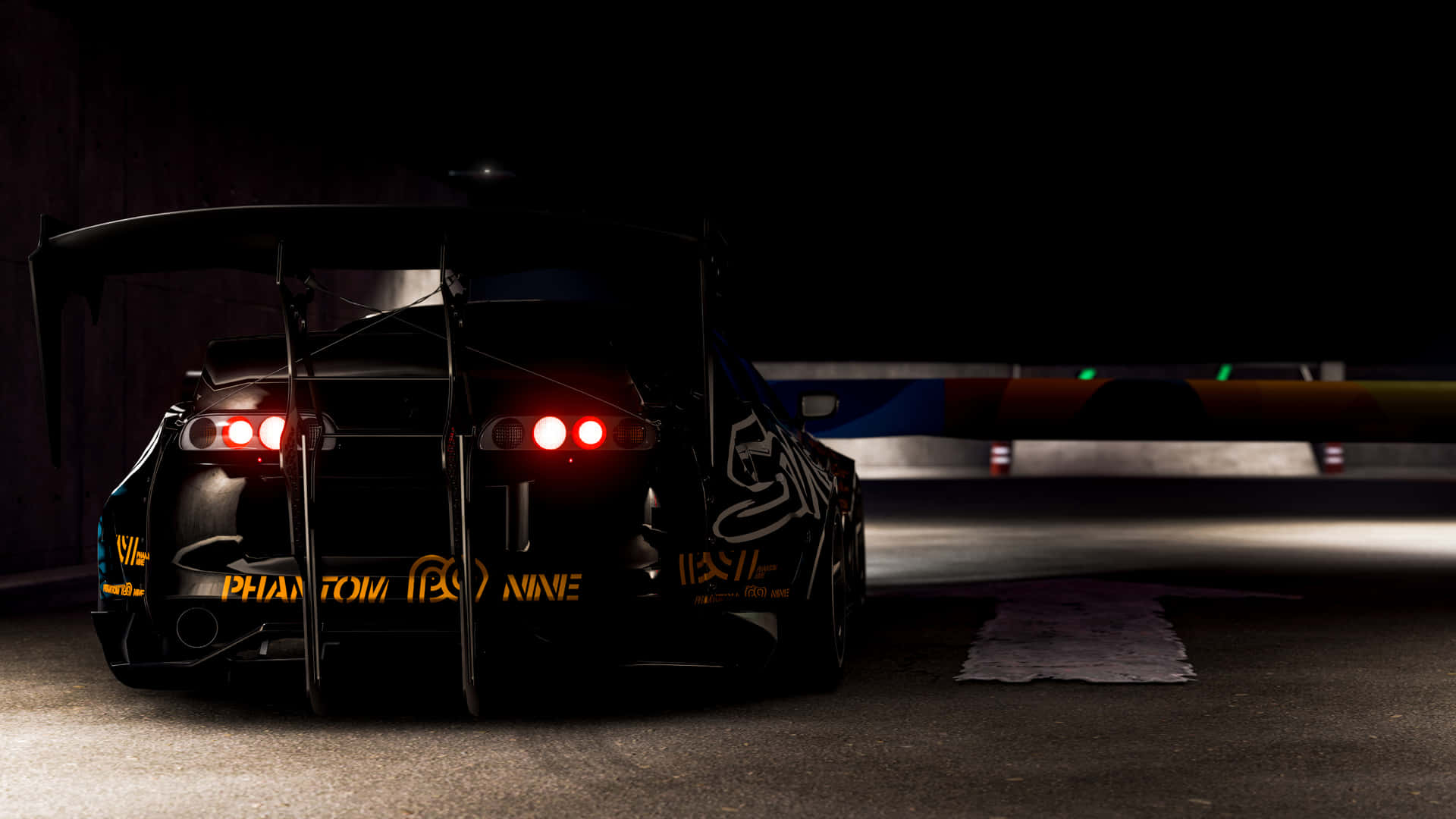 黑色賽車在夜間黑暗的賽道上帶有紅色尾燈。 — Toyota Supra 壁紙