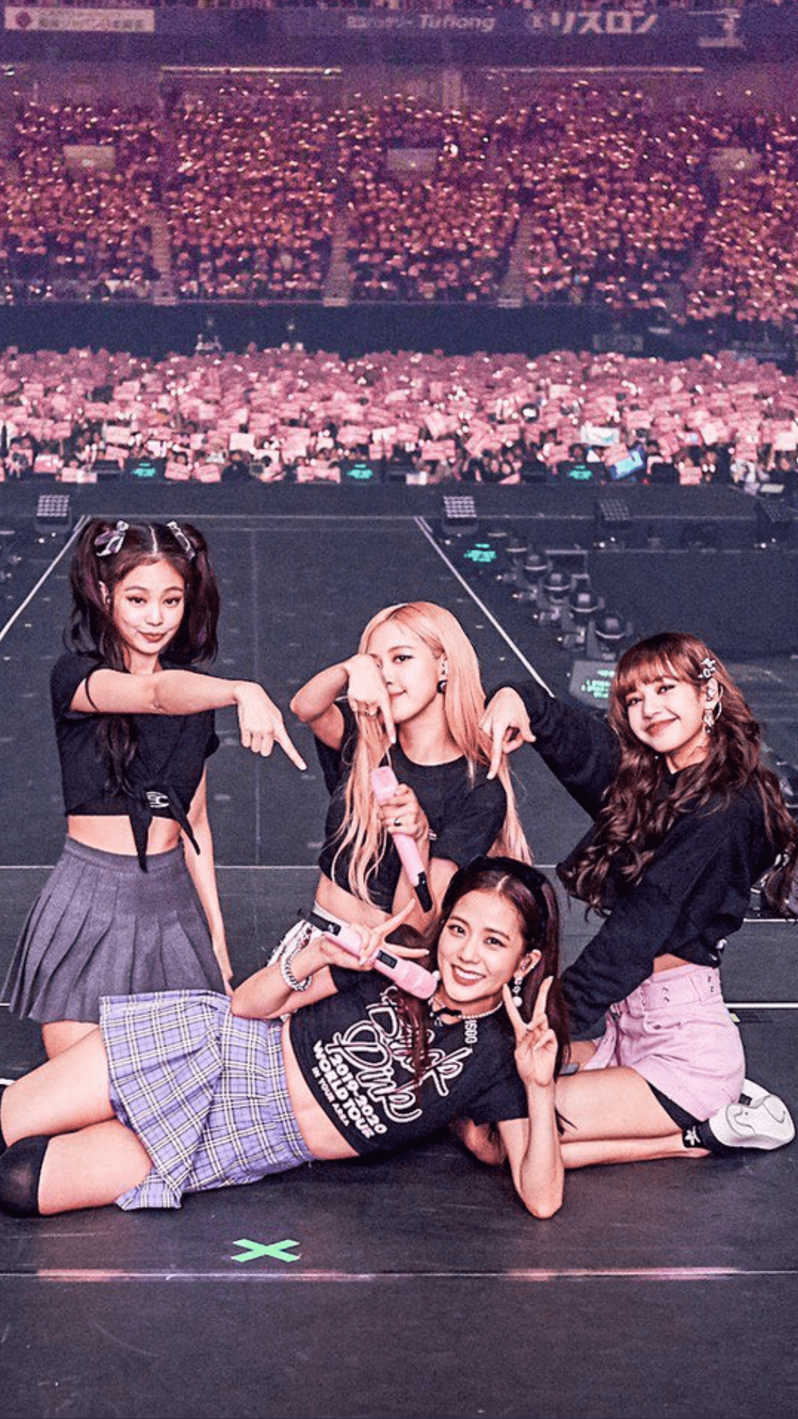 星級風格與活力 — BLACKPINK演唱會現場 壁紙
