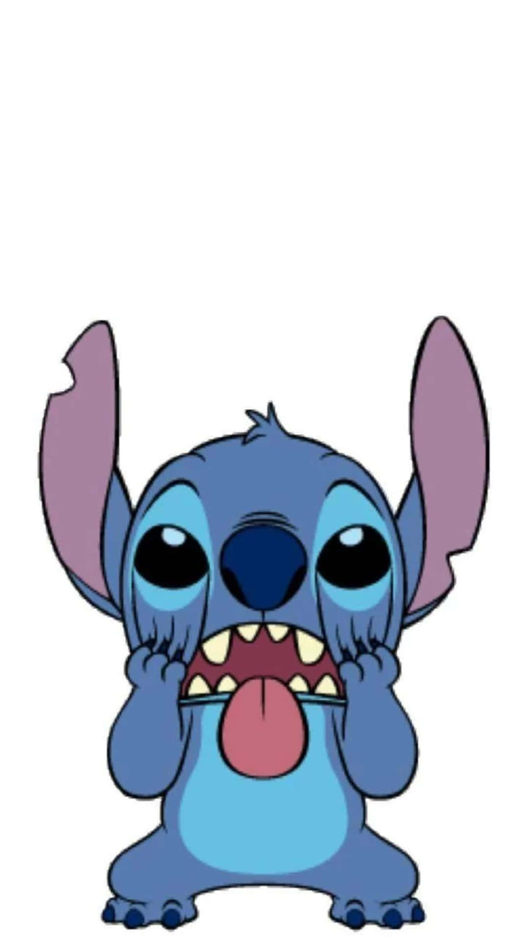 藍色卡通外星人，有大眼睛和伸出舌頭，看起來很驚訝。 — Stitch 壁紙