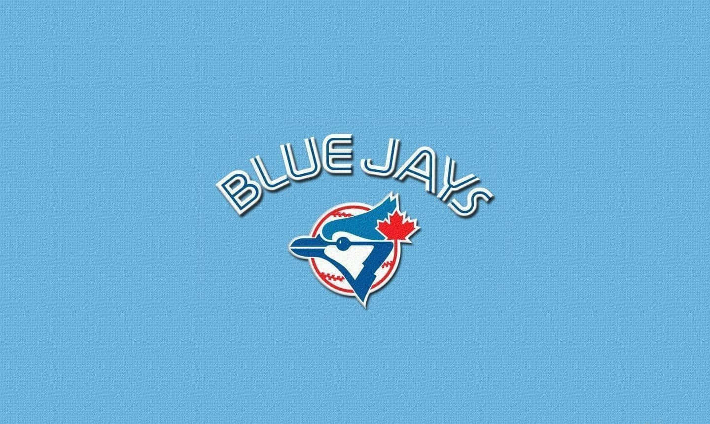Blue Jays. 桌布 壁紙 — Blue Jays 棒球標誌居中於帶紋理的淺藍色背景上，並帶有白色輪廓文字。