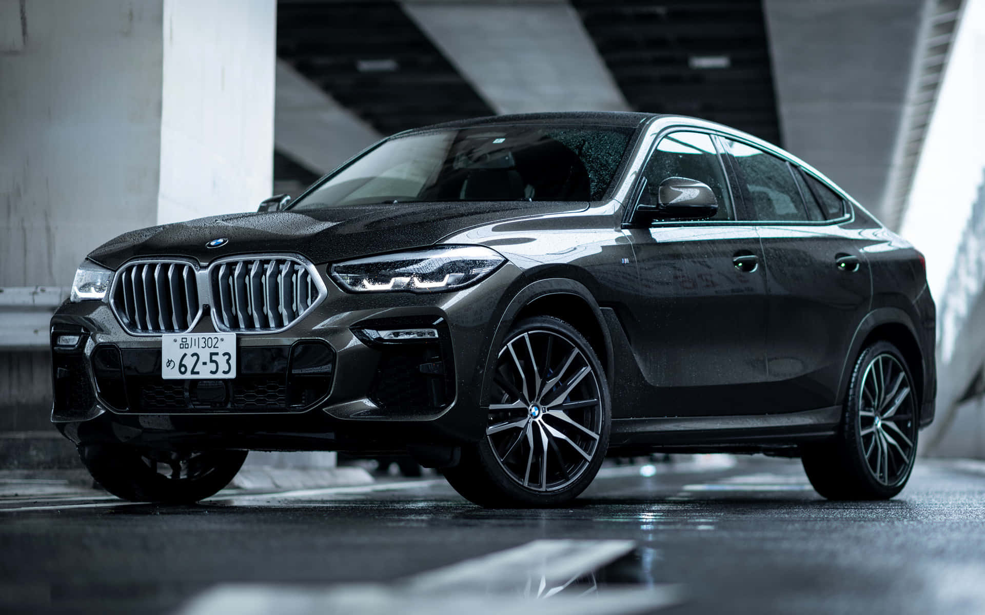 BMW X6 M 的強悍與奢華 壁紙
