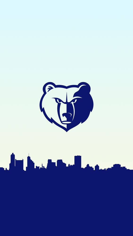 日落時分城市天際線上的藍色熊標誌 — NBA 壁紙