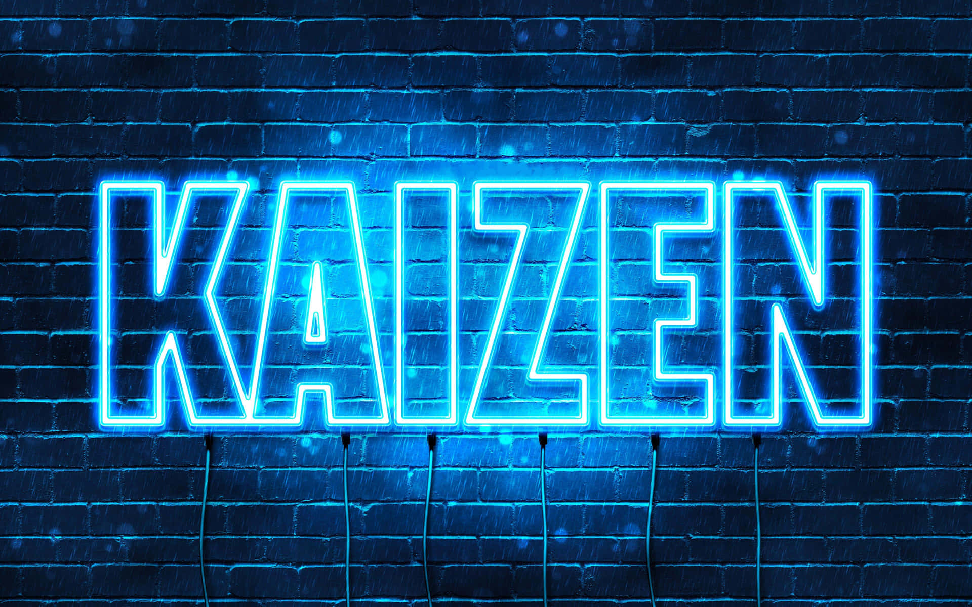  壁紙 — 大膽的藍色霓虹燈牌拼出KAIZEN，在夜雨中於暗濕磚牆上發光。