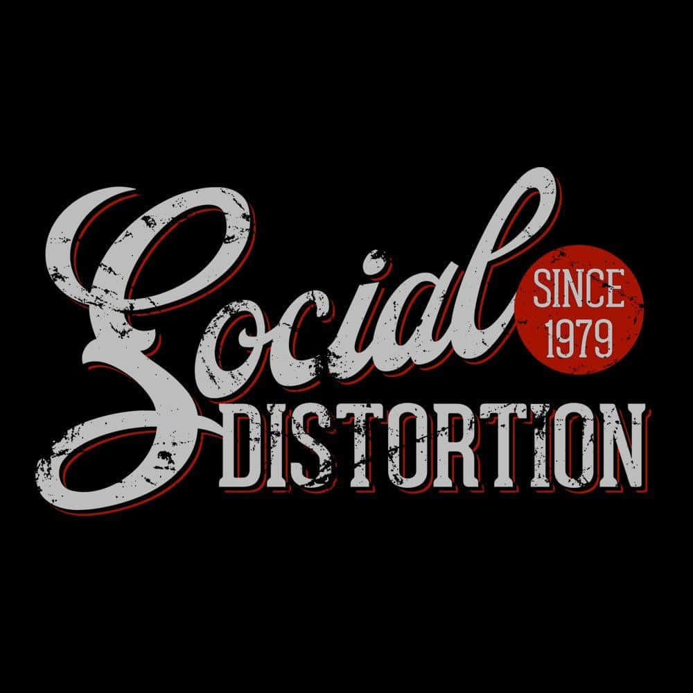 Typography 桌布 壁紙 — Social Distortion 的粗體破舊標誌，白色手寫體和印刷體字母，黑色背景，紅色圓形「Since 1979」徽章。