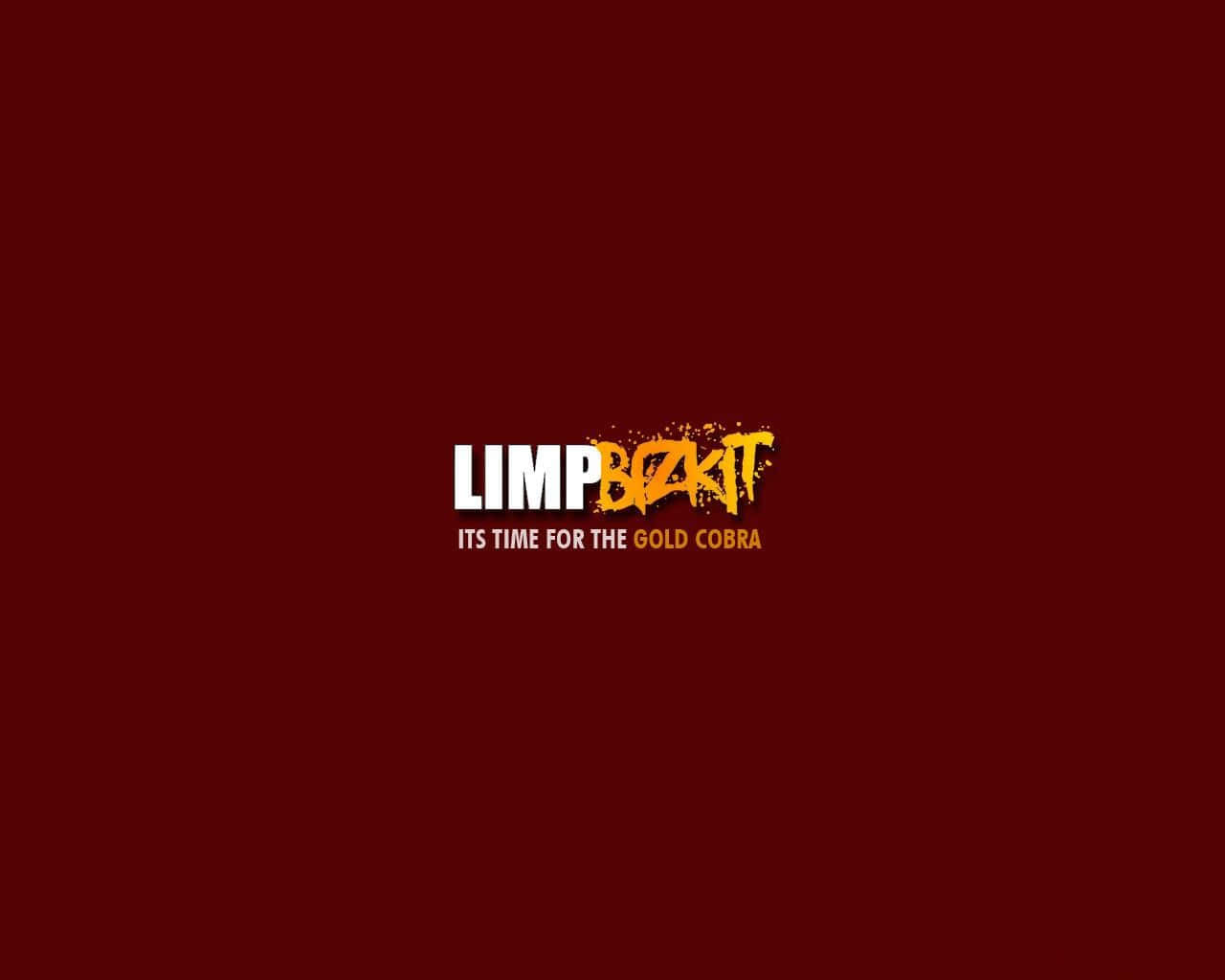  壁紙 — 大膽的白色和橙色Limp Bizkit標誌，帶有飛濺效果，置中在深紅色背景上。