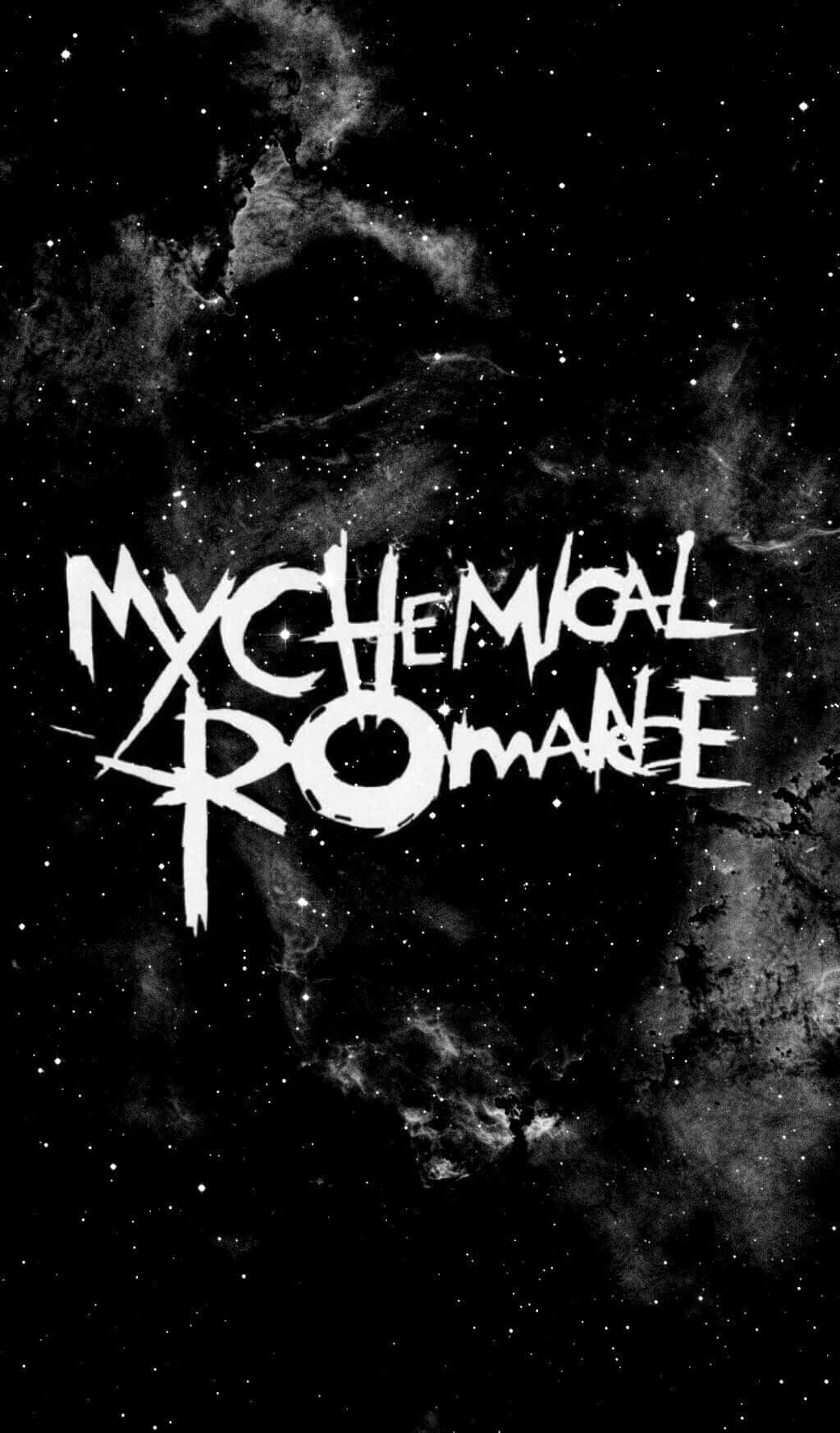  壁紙 — 大膽的白色塗鴉風格文字在星光宇宙星雲背景下拼出「My Chemical Romance」。