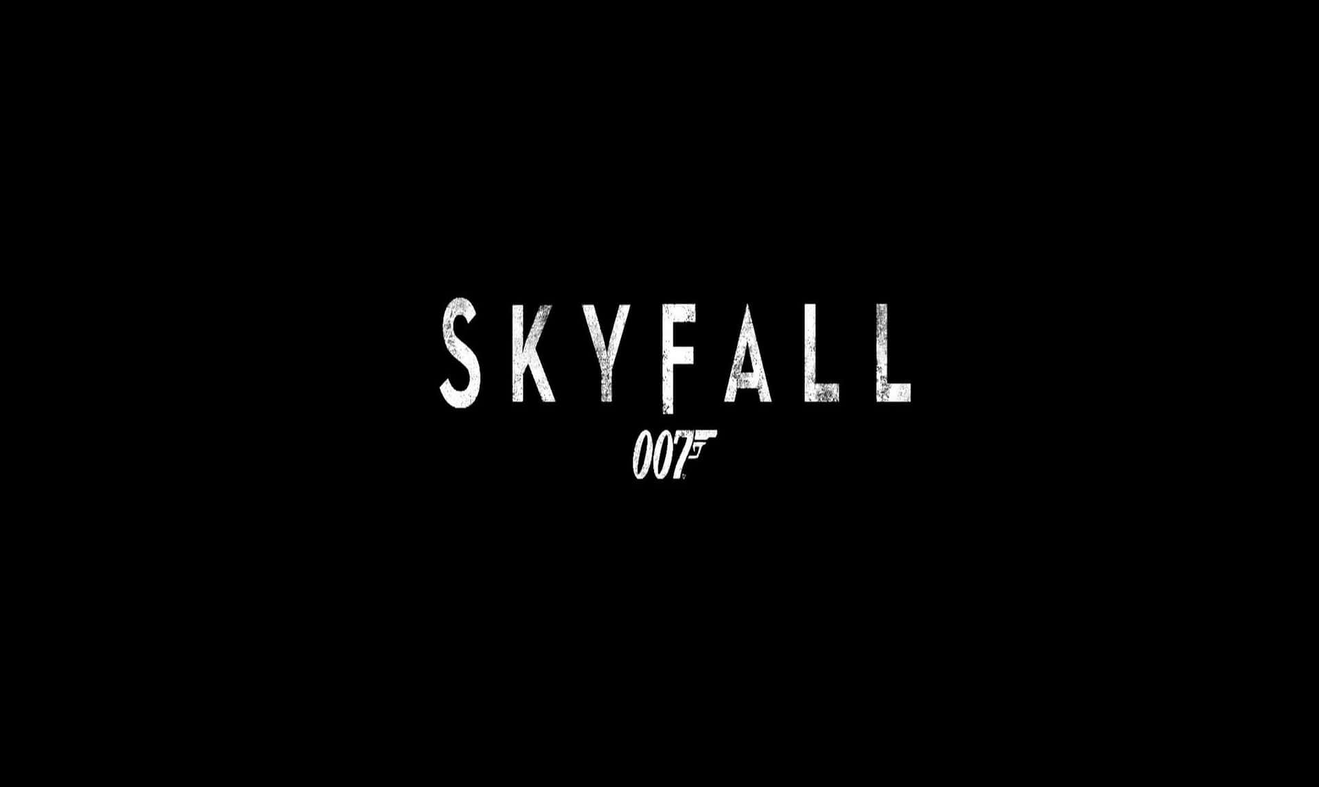  壁紙 — 粗體白色紋理的'SKYFALL'和'007'標誌，置中在純黑色背景上。